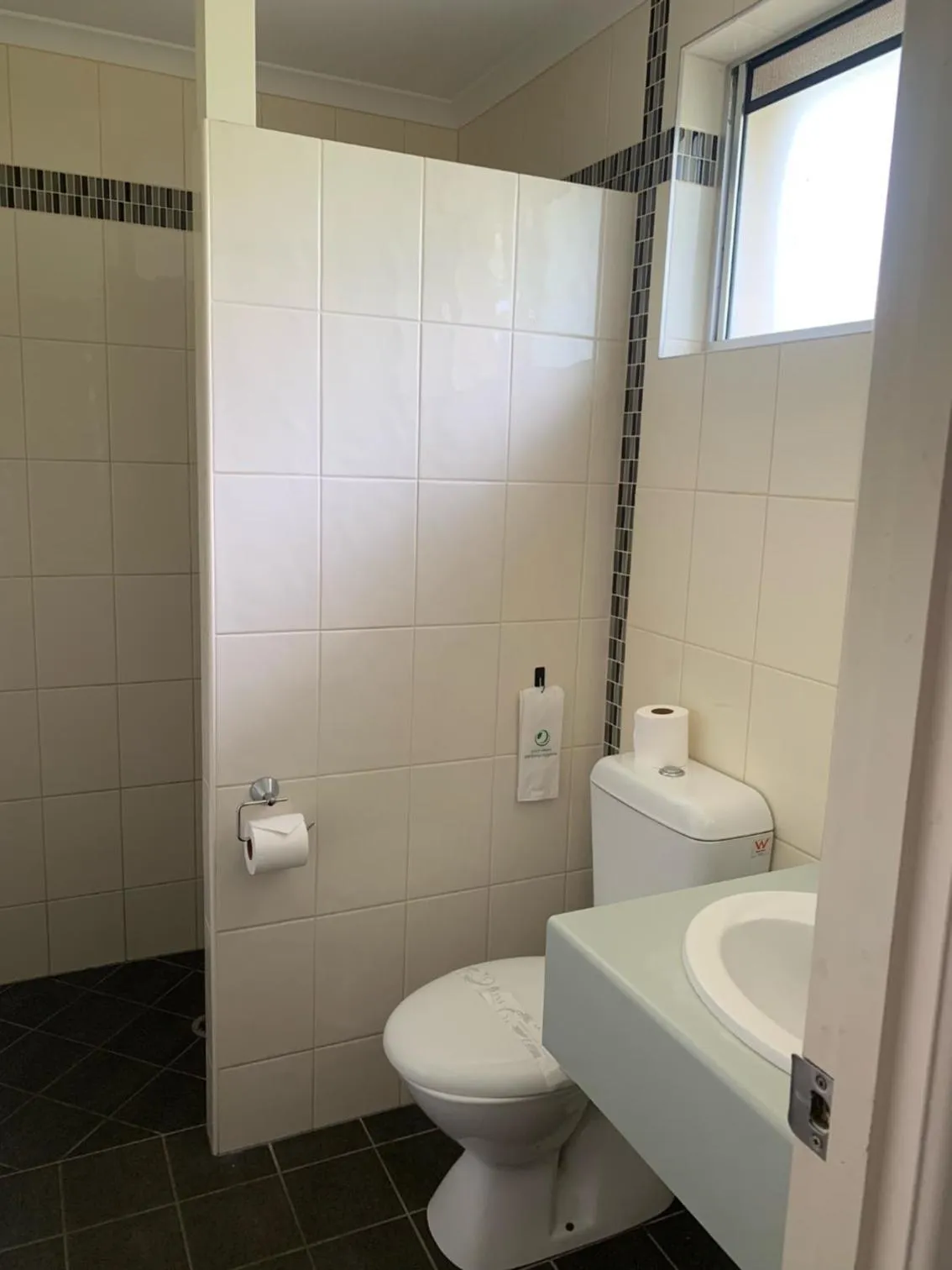 Bathroom in Shady Rest Motel