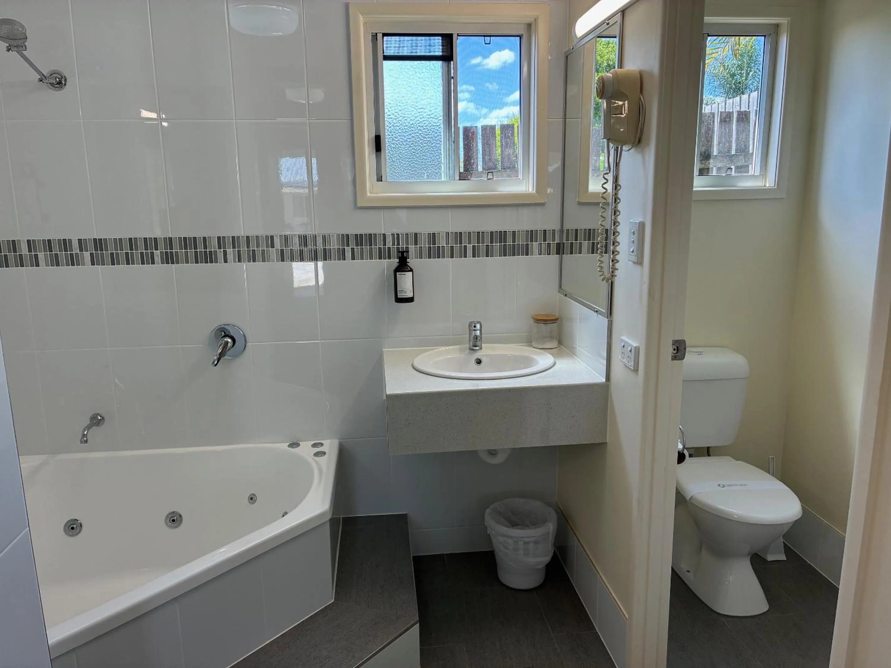 Toilet in Shady Rest Motel