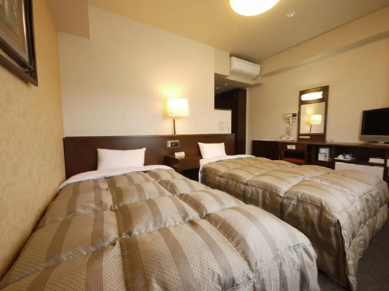 Twin Room - single occupancy - Non-Smoking in Hotel Route-Inn Dai-ni Suwa Inter Twin Room - single occupancy - Non-Smoking in Hotel Route-Inn Dai-ni Suwa Inter
