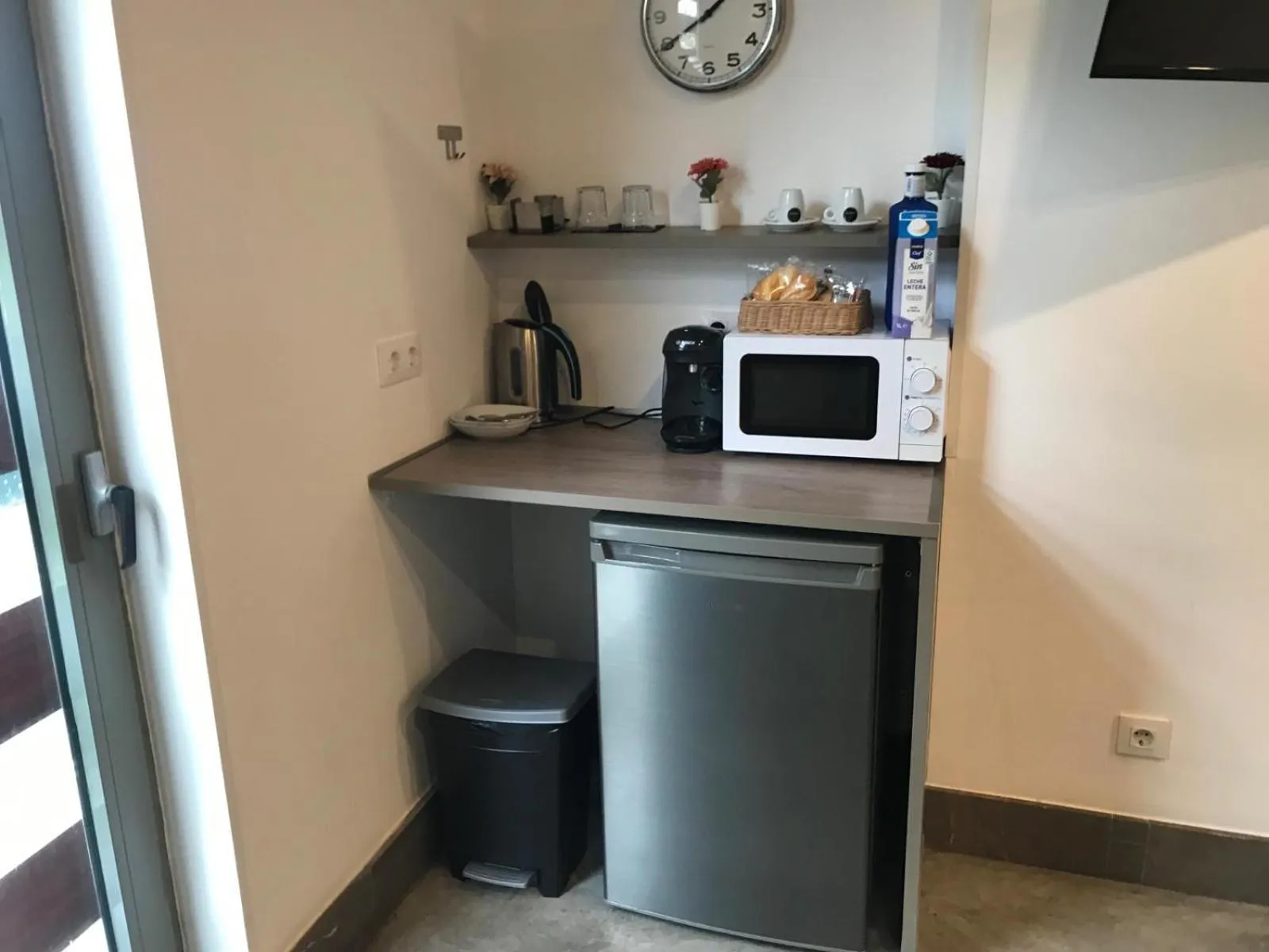 Coffee/tea facilities in Urban House Siurot 33