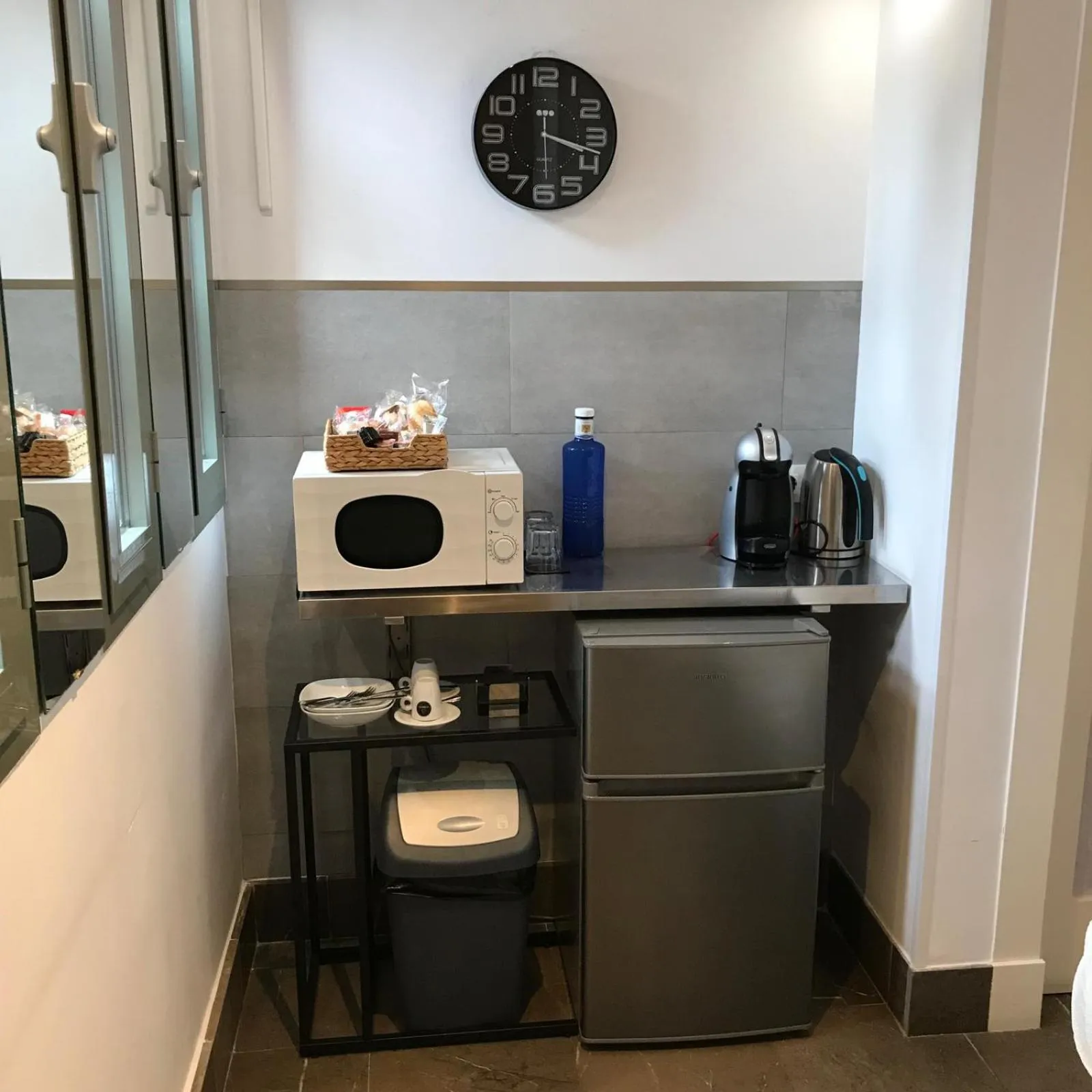 Coffee/tea facilities in Urban House Siurot 33