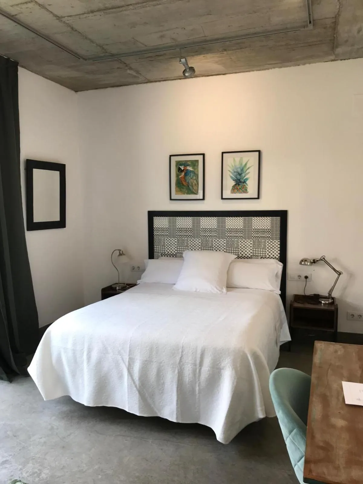 Bed in Urban House Siurot 33