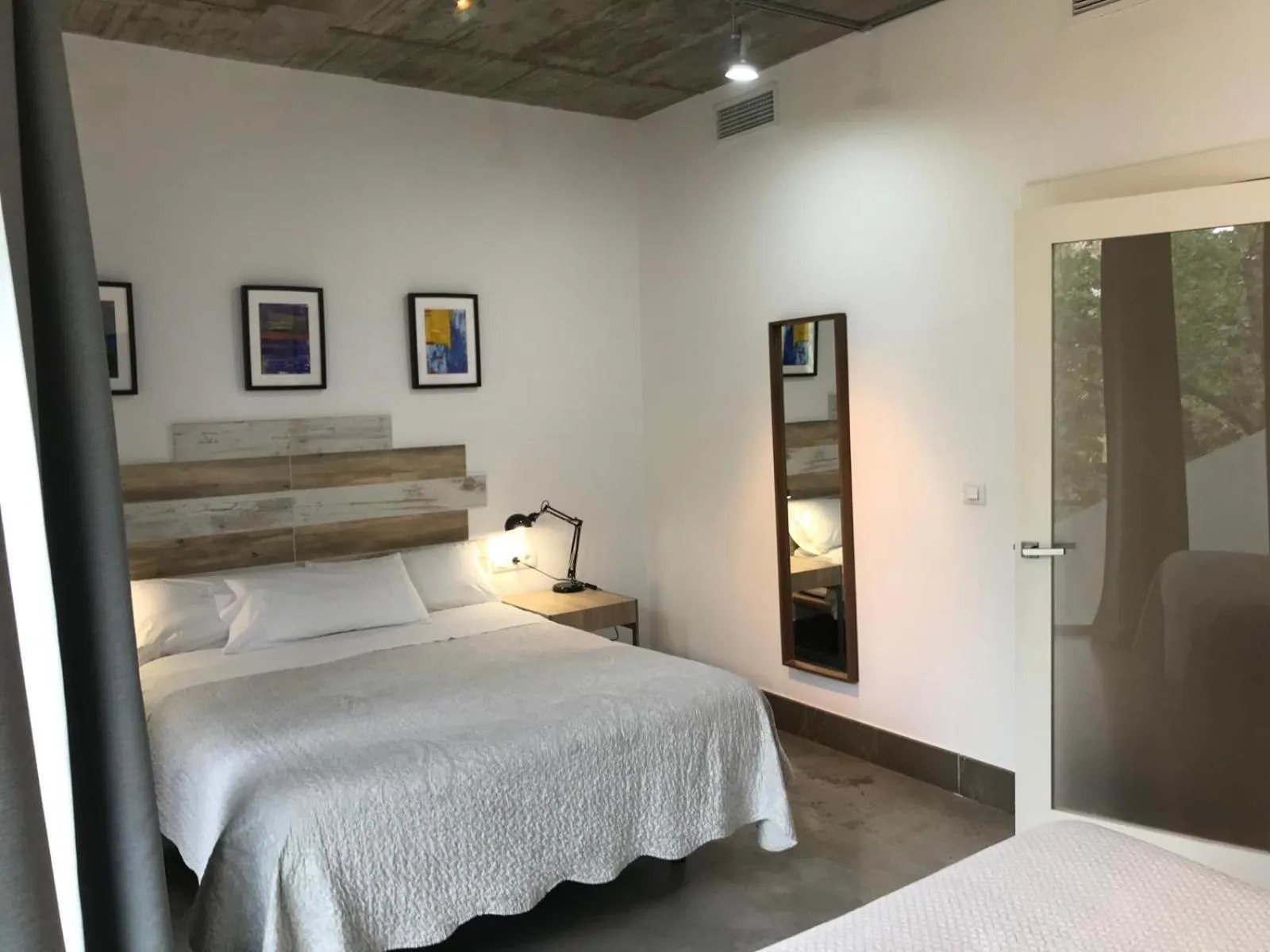 Bed in Urban House Siurot 33