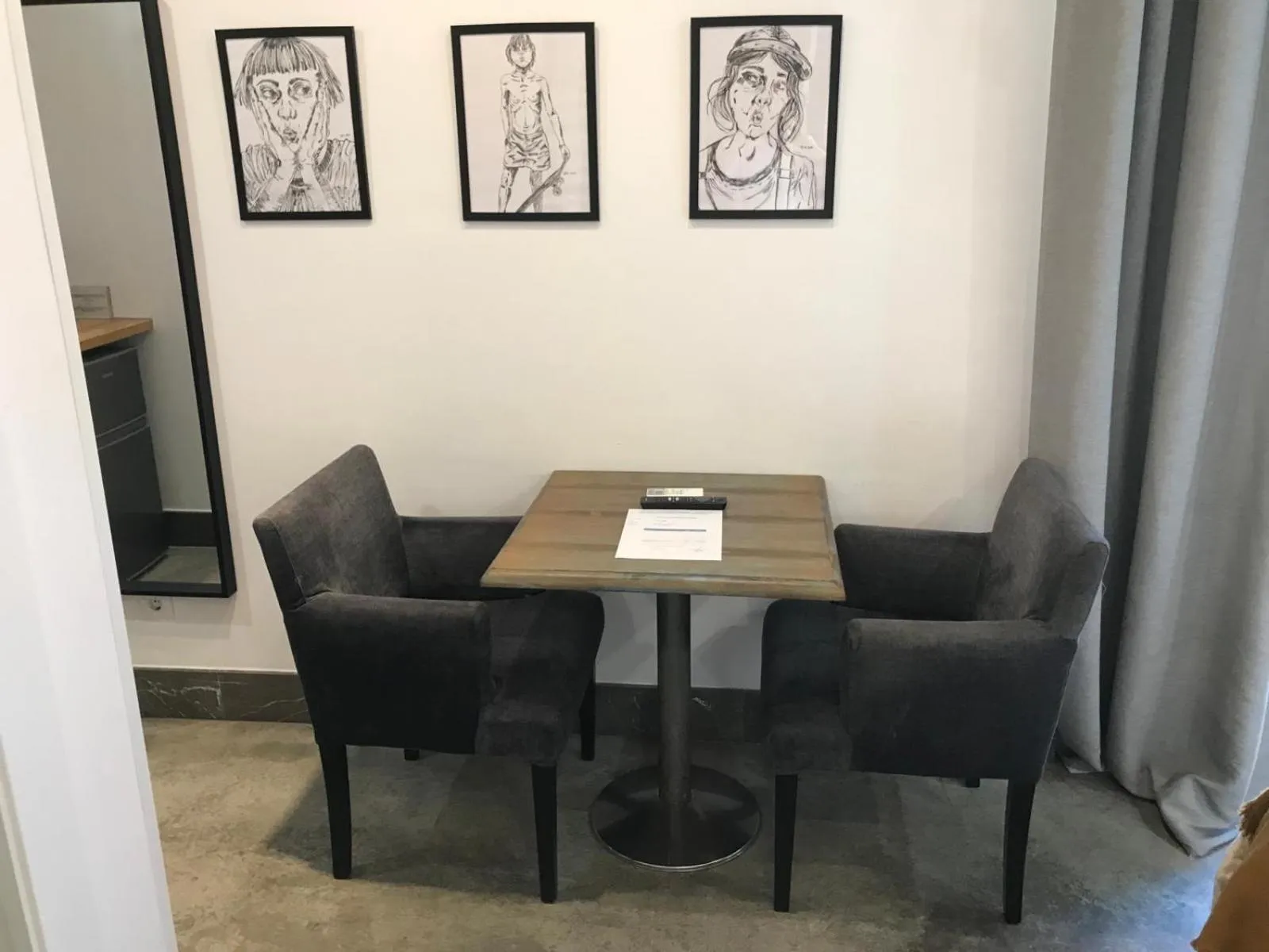 Seating area in Urban House Siurot 33