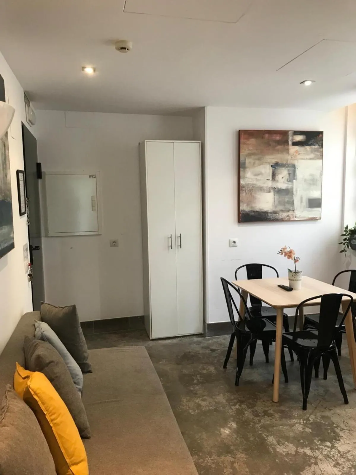 Living room in Urban House Siurot 33