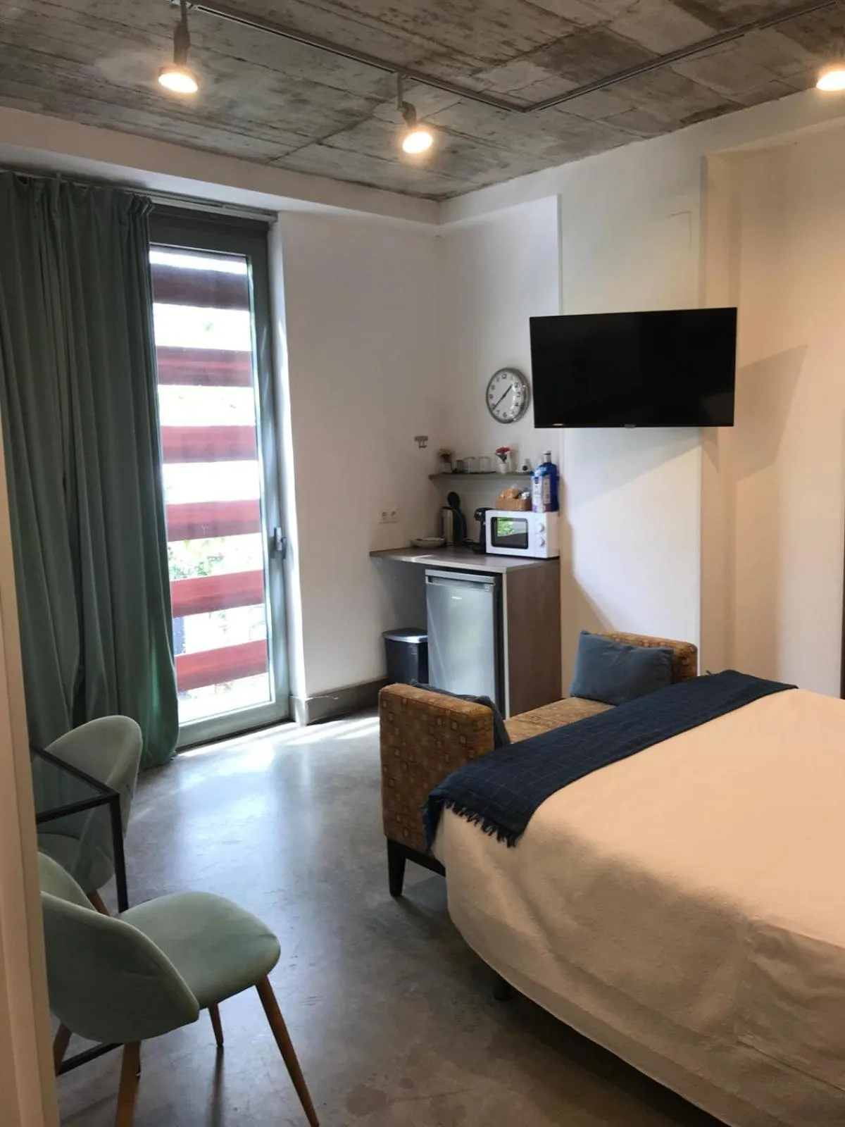 Photo of the whole room, Bed in Urban House Siurot 33