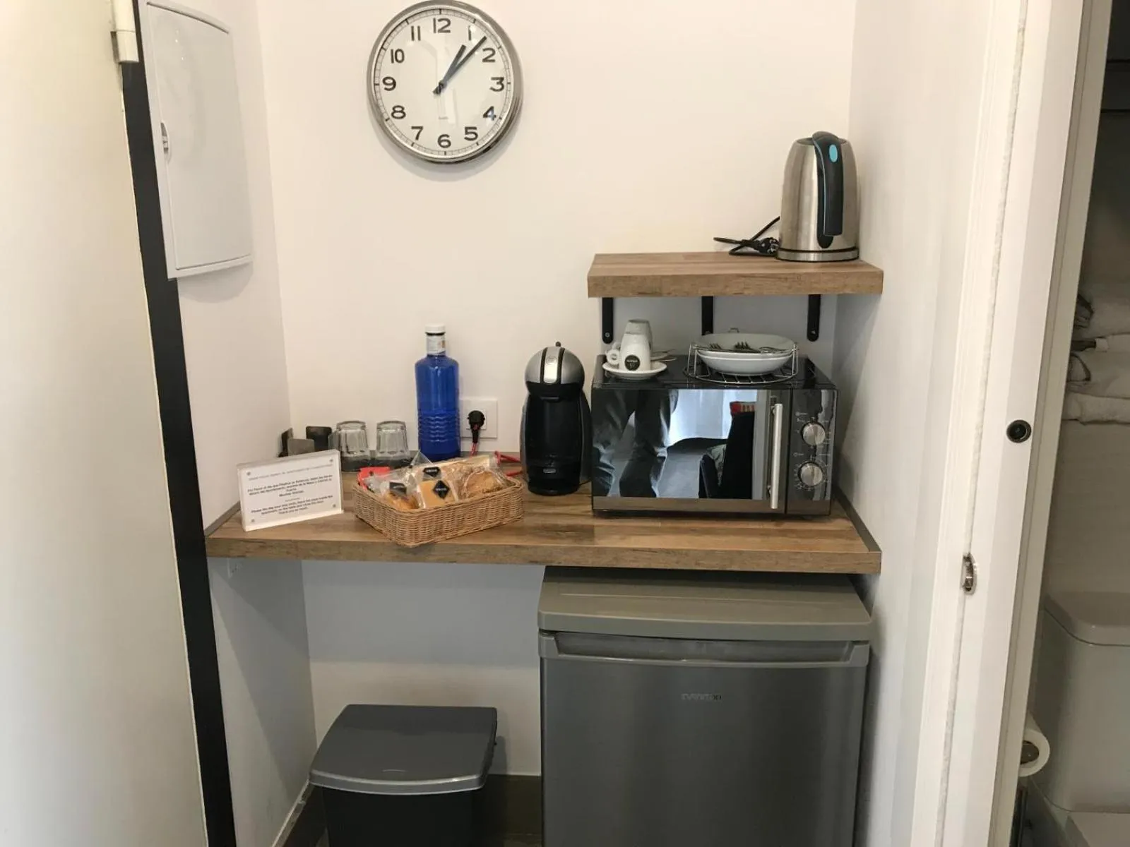 Coffee/tea facilities in Urban House Siurot 33