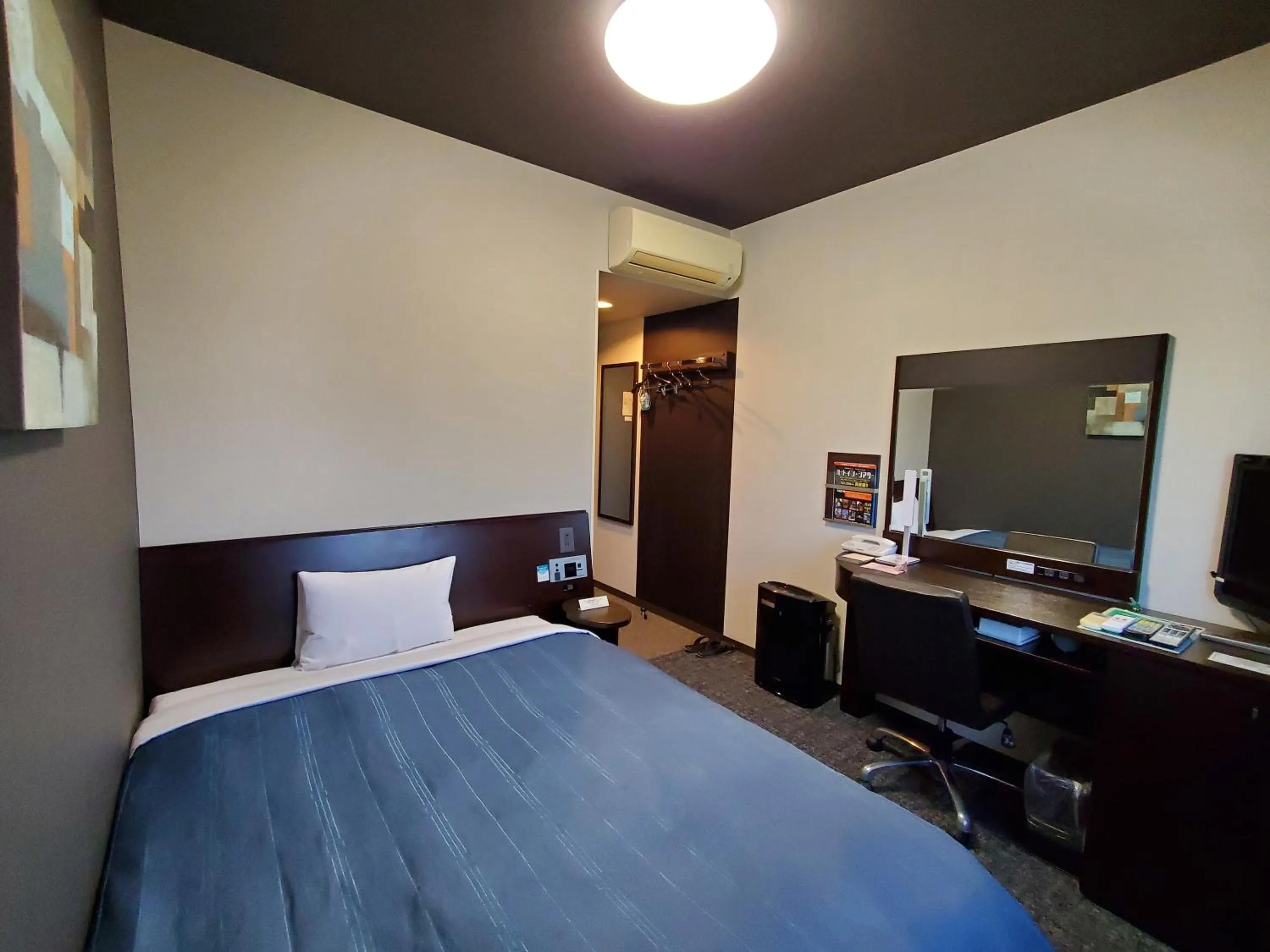 Bed in Hotel Route-Inn Dai-ni Kameyama Inter