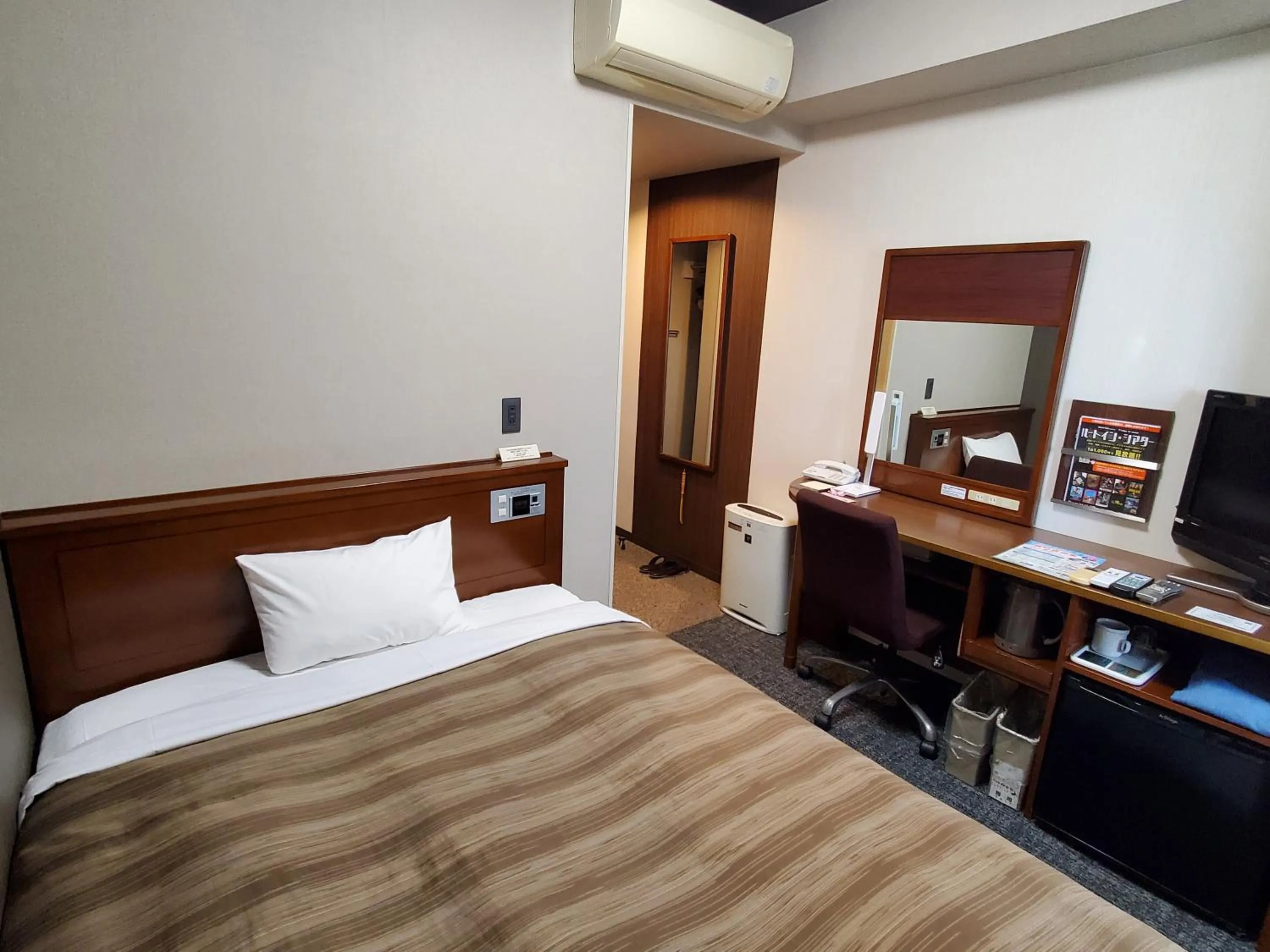 Bed in Hotel Route-Inn Dai-ni Kameyama Inter