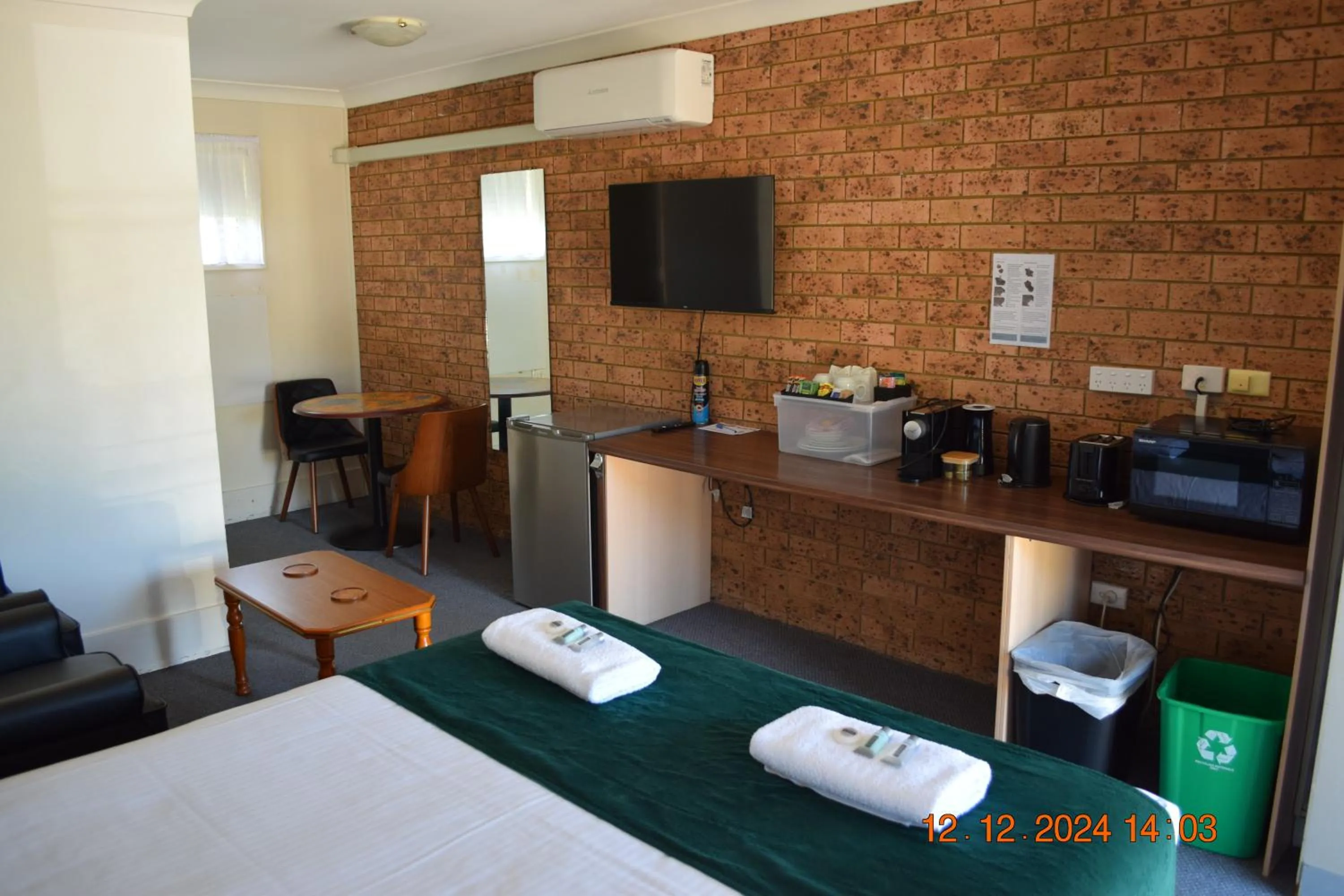 Bed in Taree Country Motel