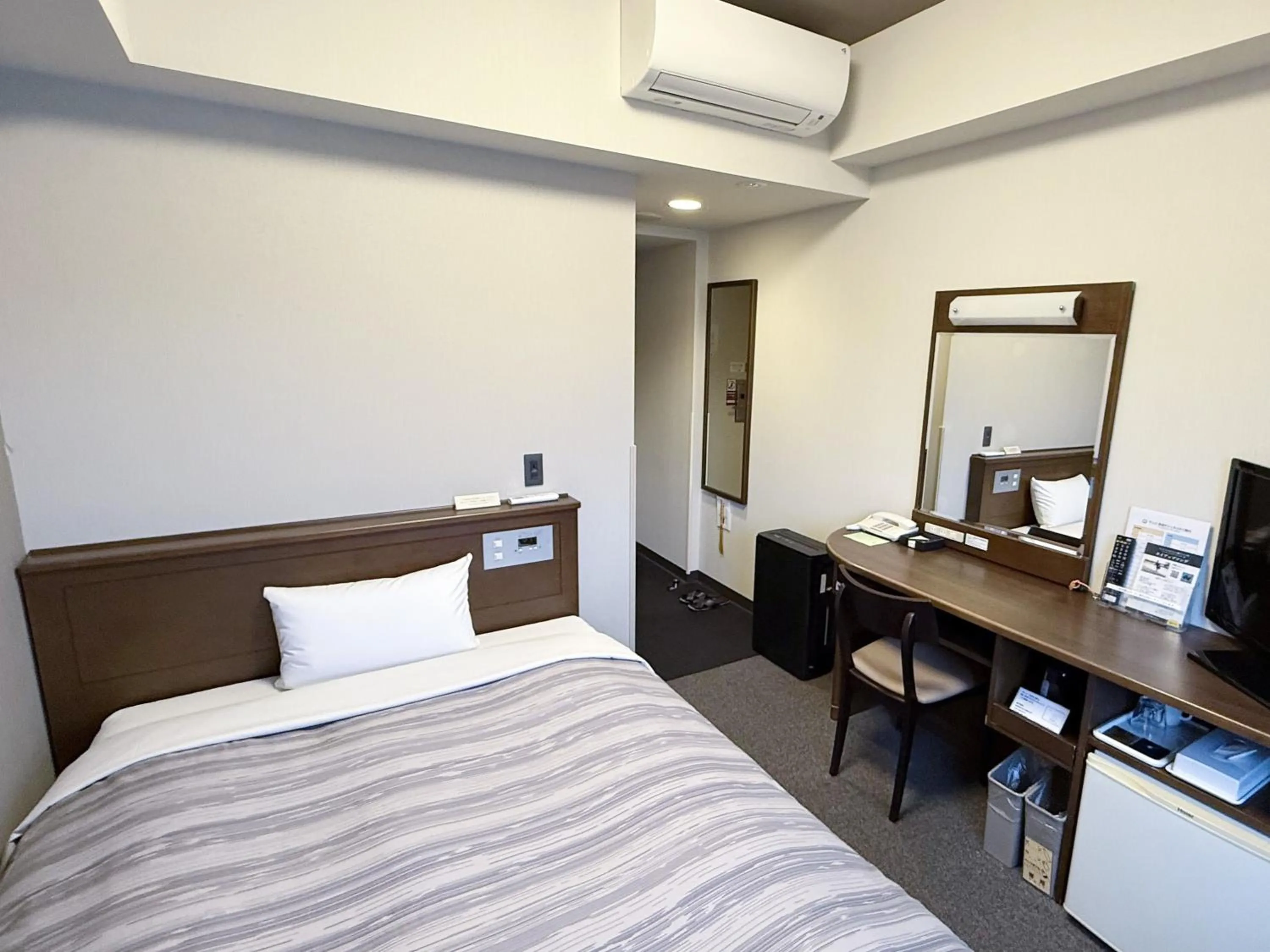 Photo of the whole room, Bed in Hotel Route-Inn Ichinoseki Inter
