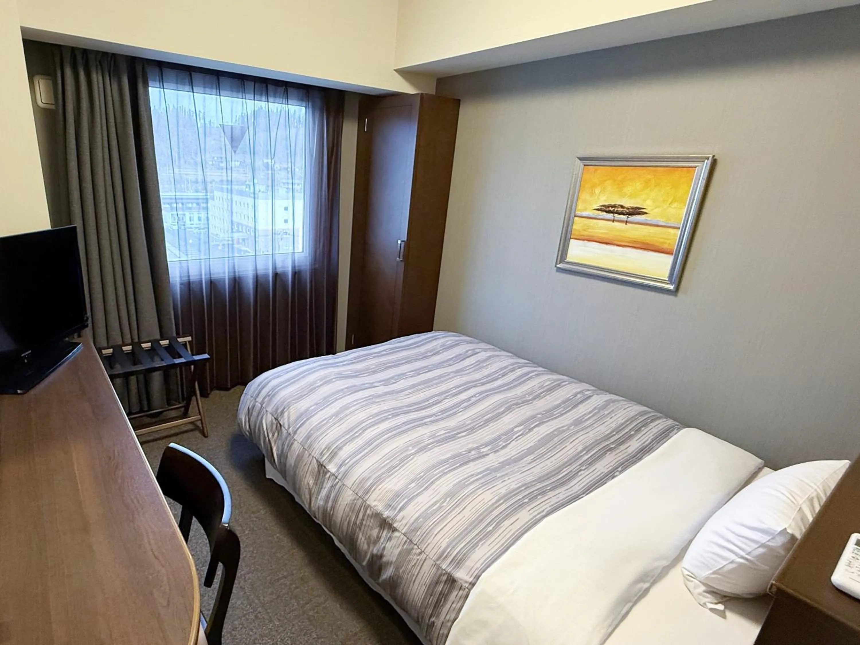 Photo of the whole room, Bed in Hotel Route-Inn Ichinoseki Inter