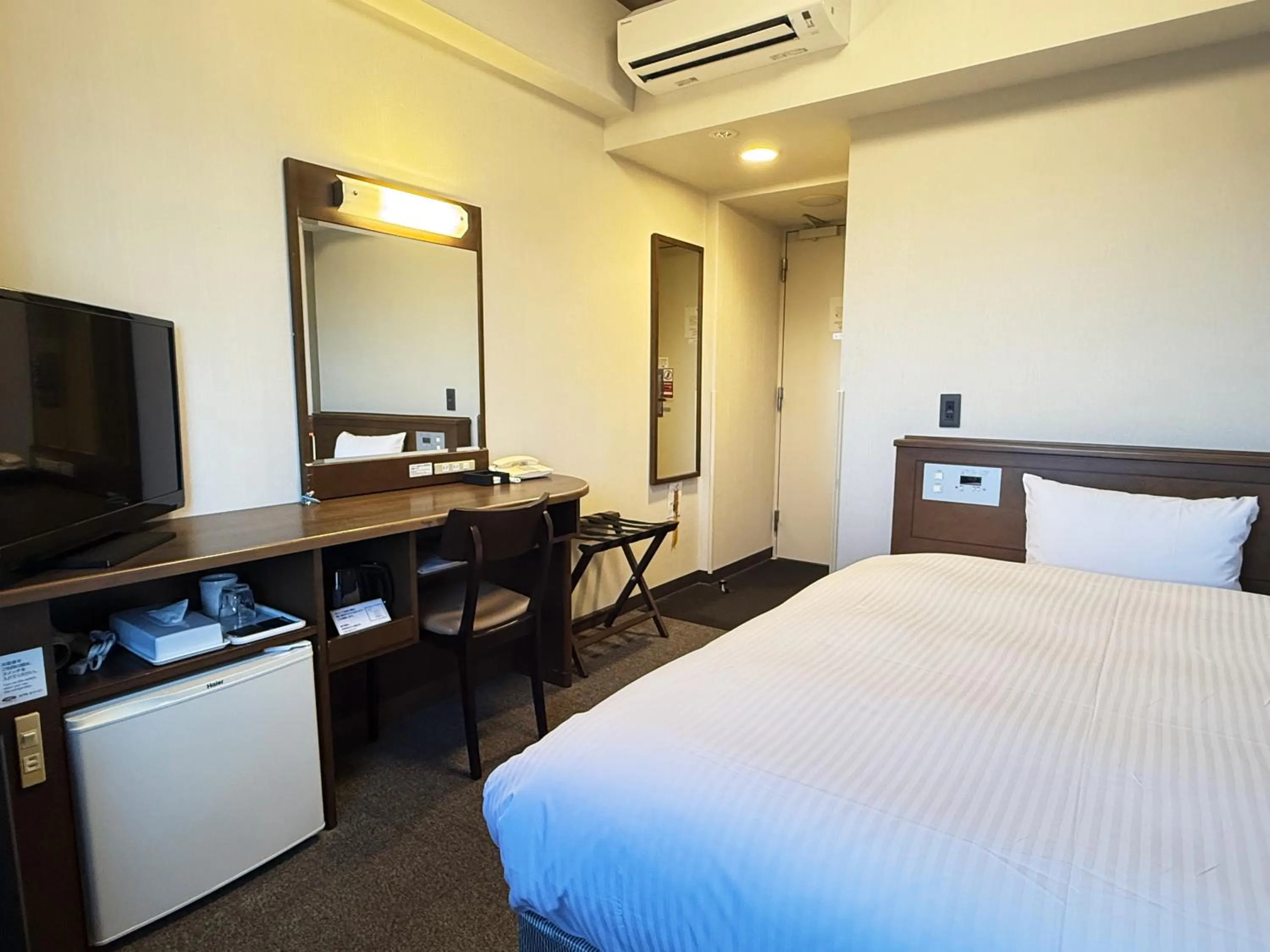Photo of the whole room, Bed in Hotel Route-Inn Ichinoseki Inter