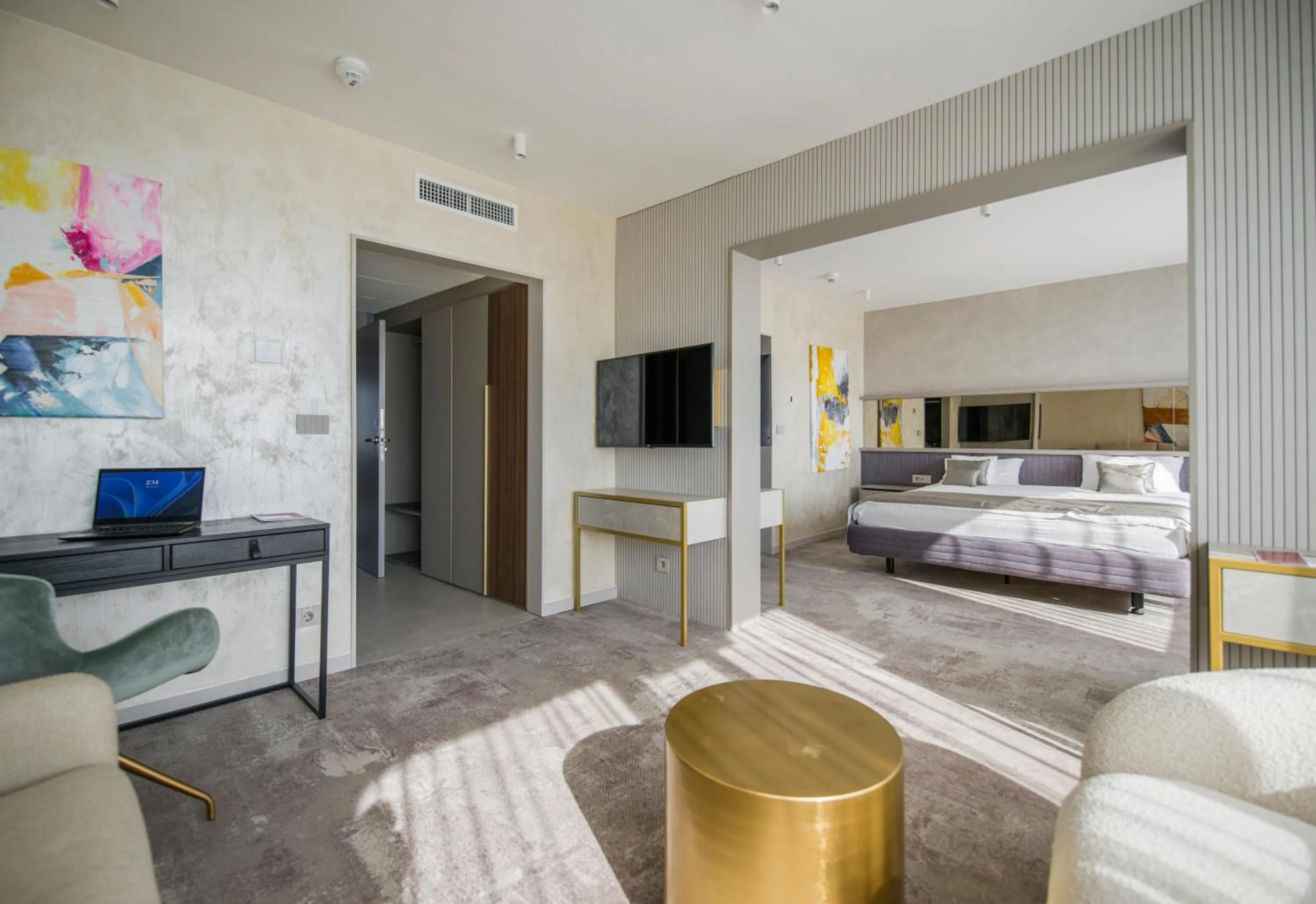 Bed in Hotel Continental