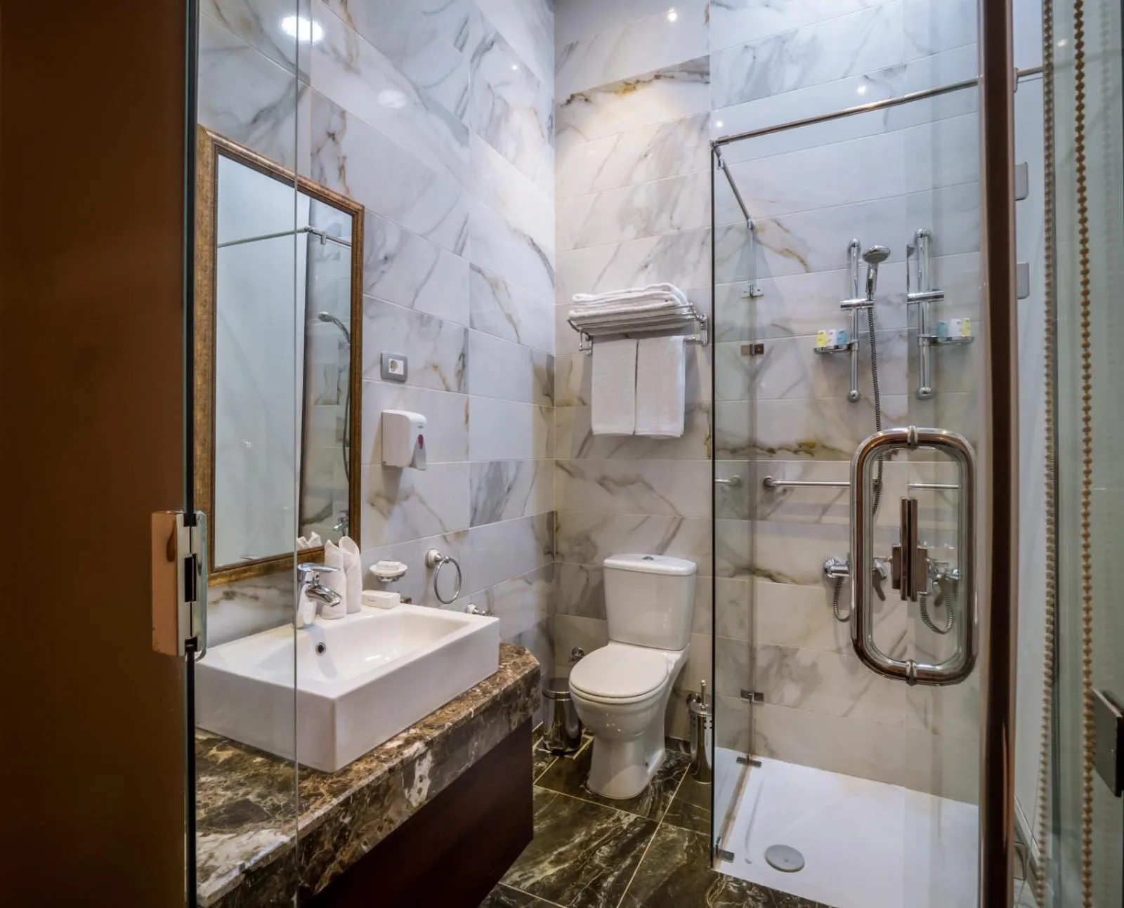 1920s Boutique Hotel and Restaurants