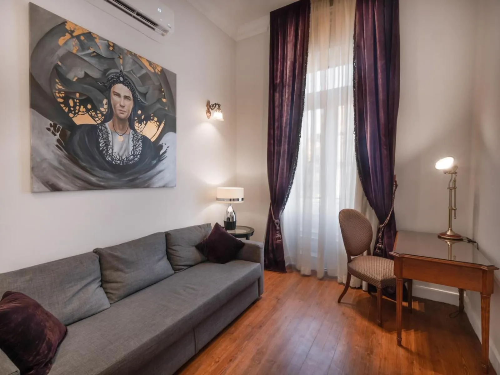 Living room in 1920s Boutique Hotel and Restaurants