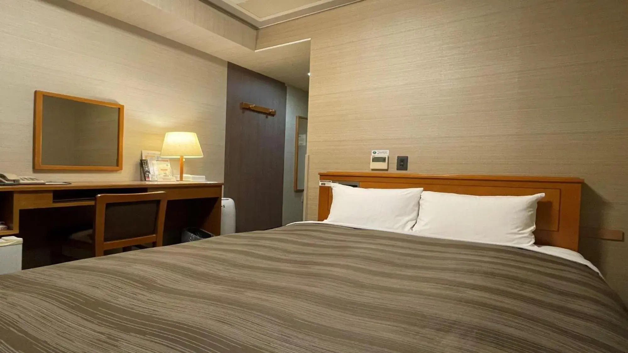 Double Room with Small Double Bed - Smoking in Hotel Route-Inn Tsuruoka Inter Double Room with Small Double Bed - Smoking in Hotel Route-Inn Tsuruoka Inter