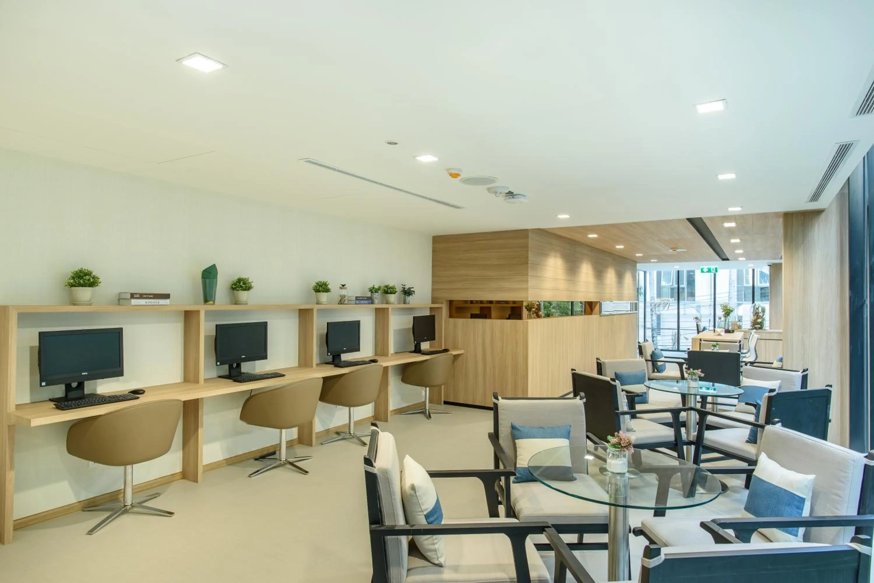 Business facilities in Alix Bangkok Hotel
