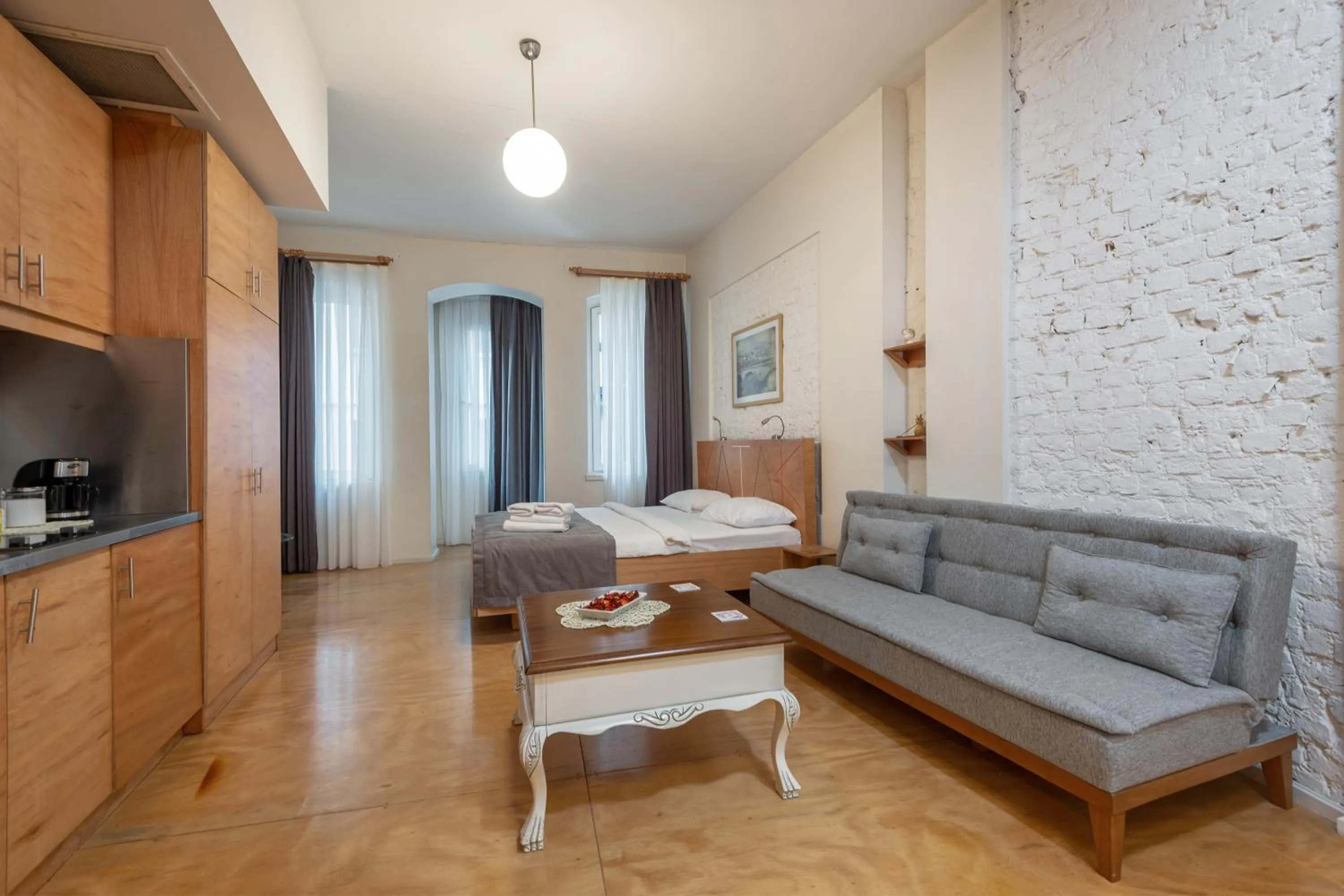 Living room in Mayer Loft Suites