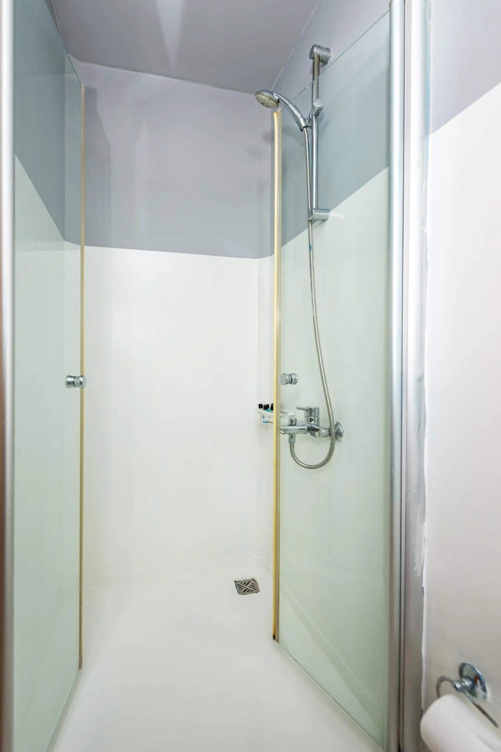 Bathroom in Mayer Loft Suites