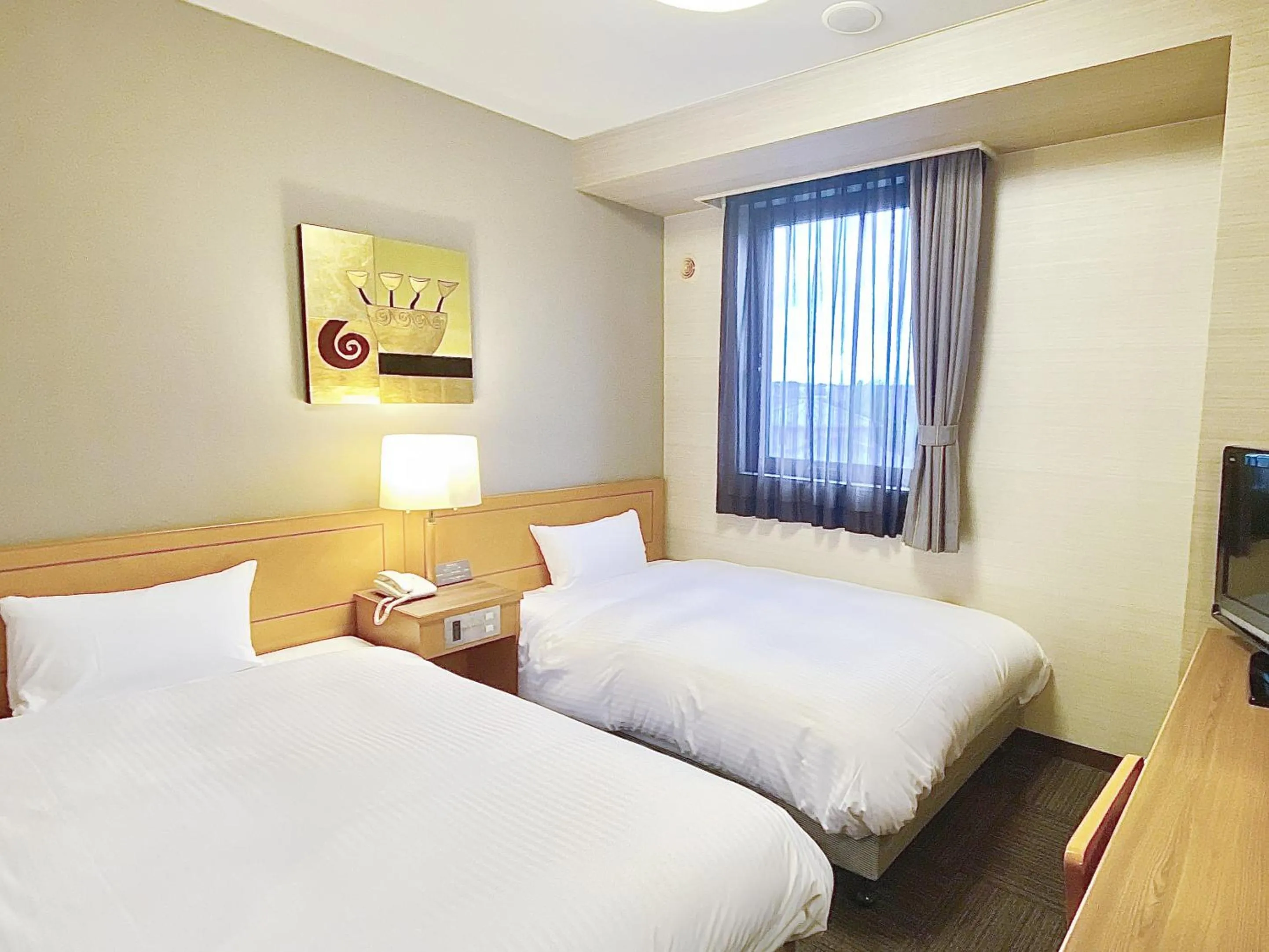 Photo of the whole room, Bed in Hotel Route-Inn Shimada Yoshida Inter