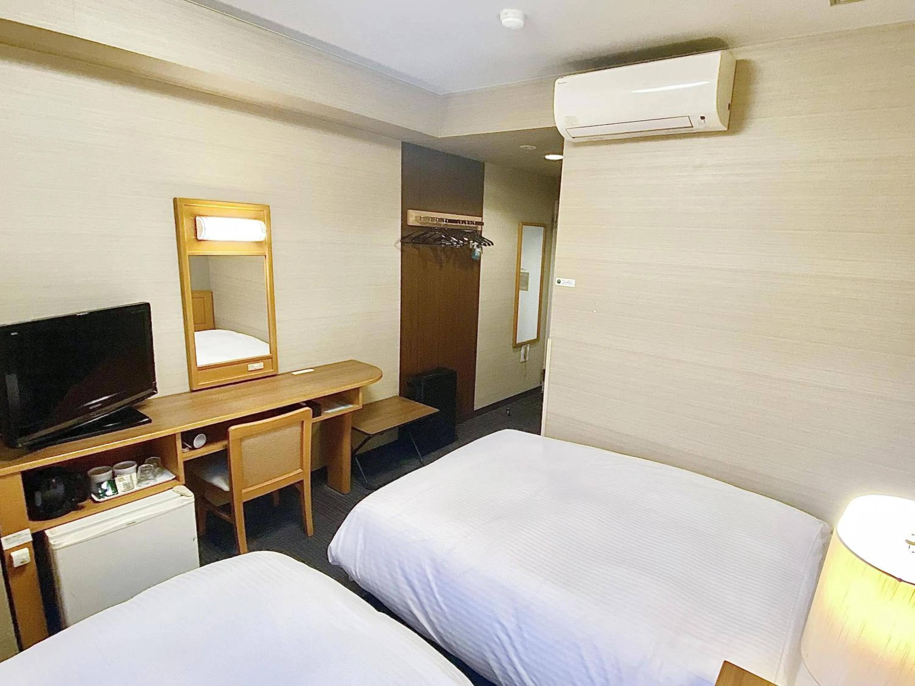 Photo of the whole room, Bed in Hotel Route-Inn Shimada Yoshida Inter