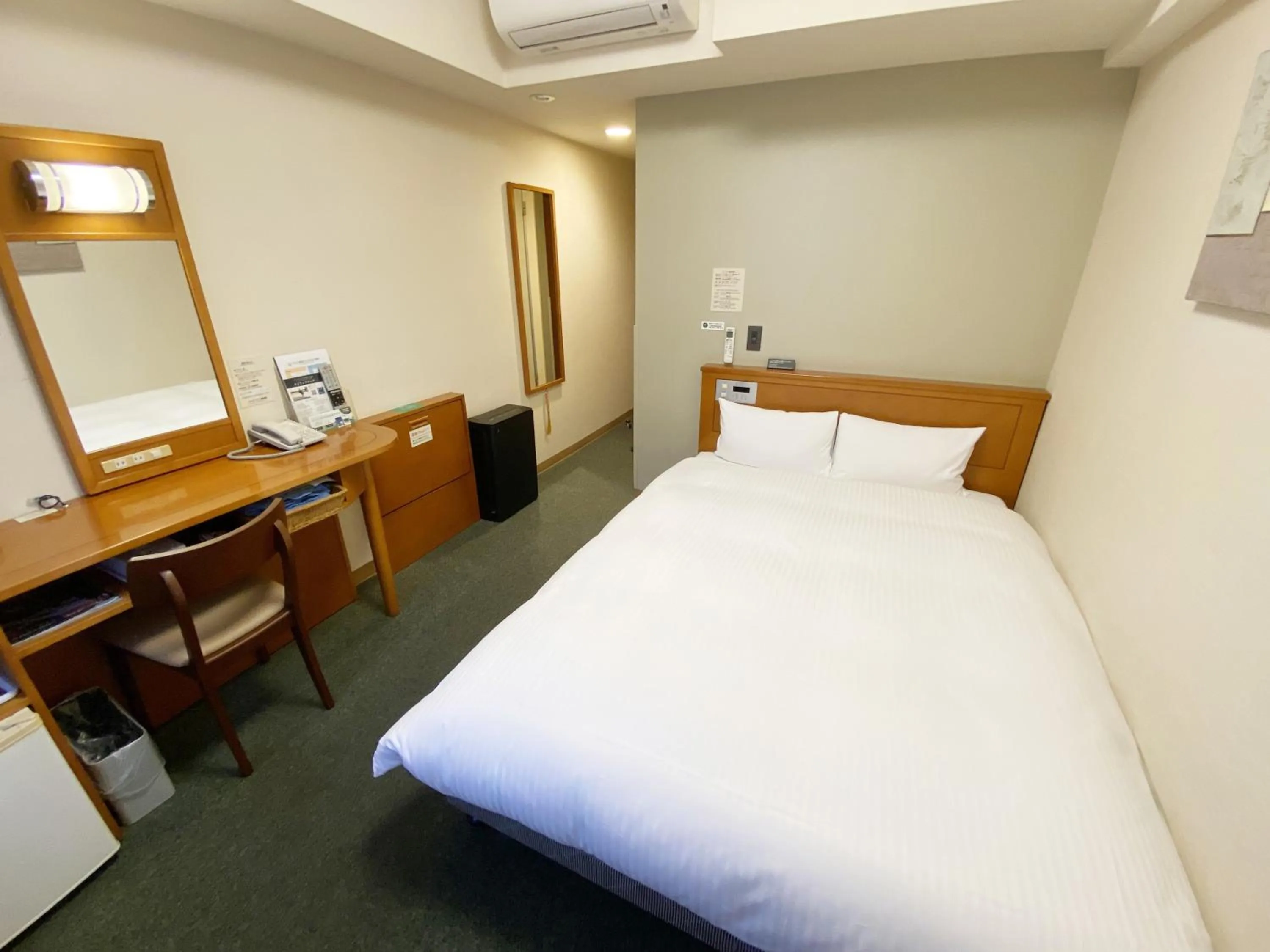 Photo of the whole room, Bed in Hotel Route-Inn Fukaya Ekimae
