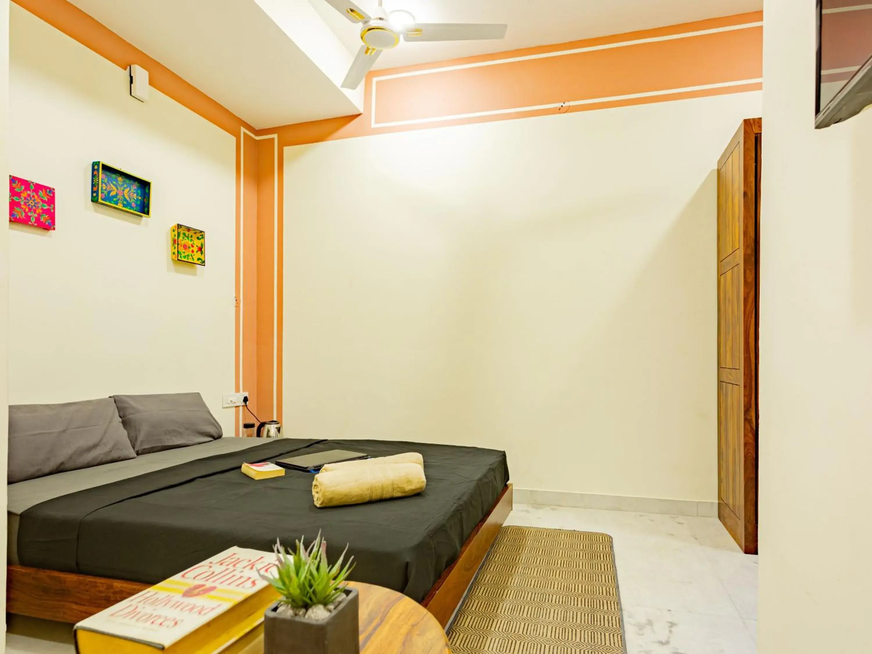 Superior Double Room in The Hosteller Jaipur, City Centre Superior Double Room in The Hosteller Jaipur, City Centre