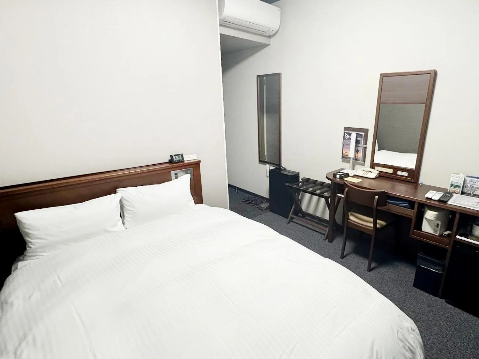 Photo of the whole room, Bed in Hotel Route-Inn Isahaya Inter