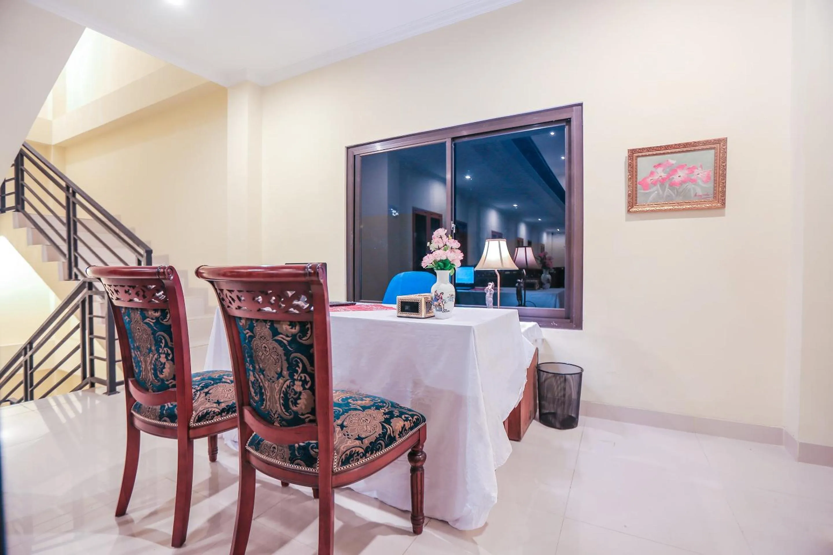 Lobby or reception in Capital O 133 Griya Ciaji