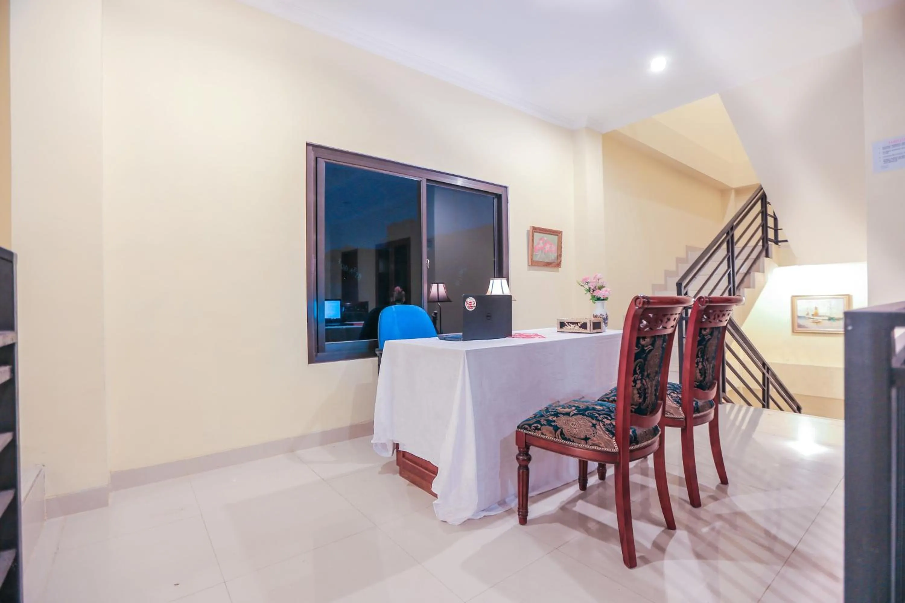 Lobby or reception in Capital O 133 Griya Ciaji