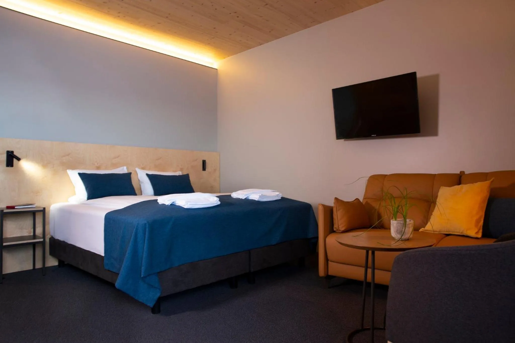 Bedroom, Bed in Landhotel