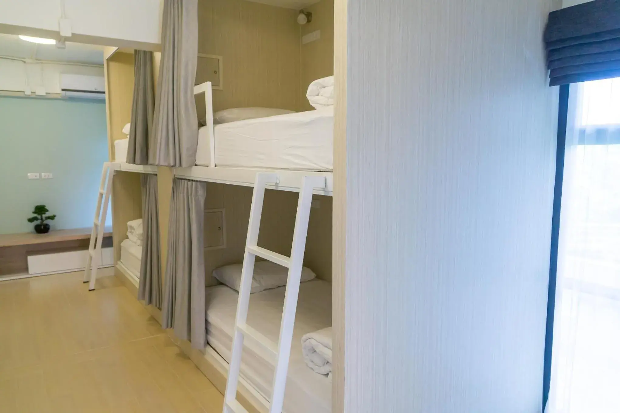 7-Bunk Bed in Female Dormitory Room in Baan Ploy In 7-Bunk Bed in Female Dormitory Room in Baan Ploy In