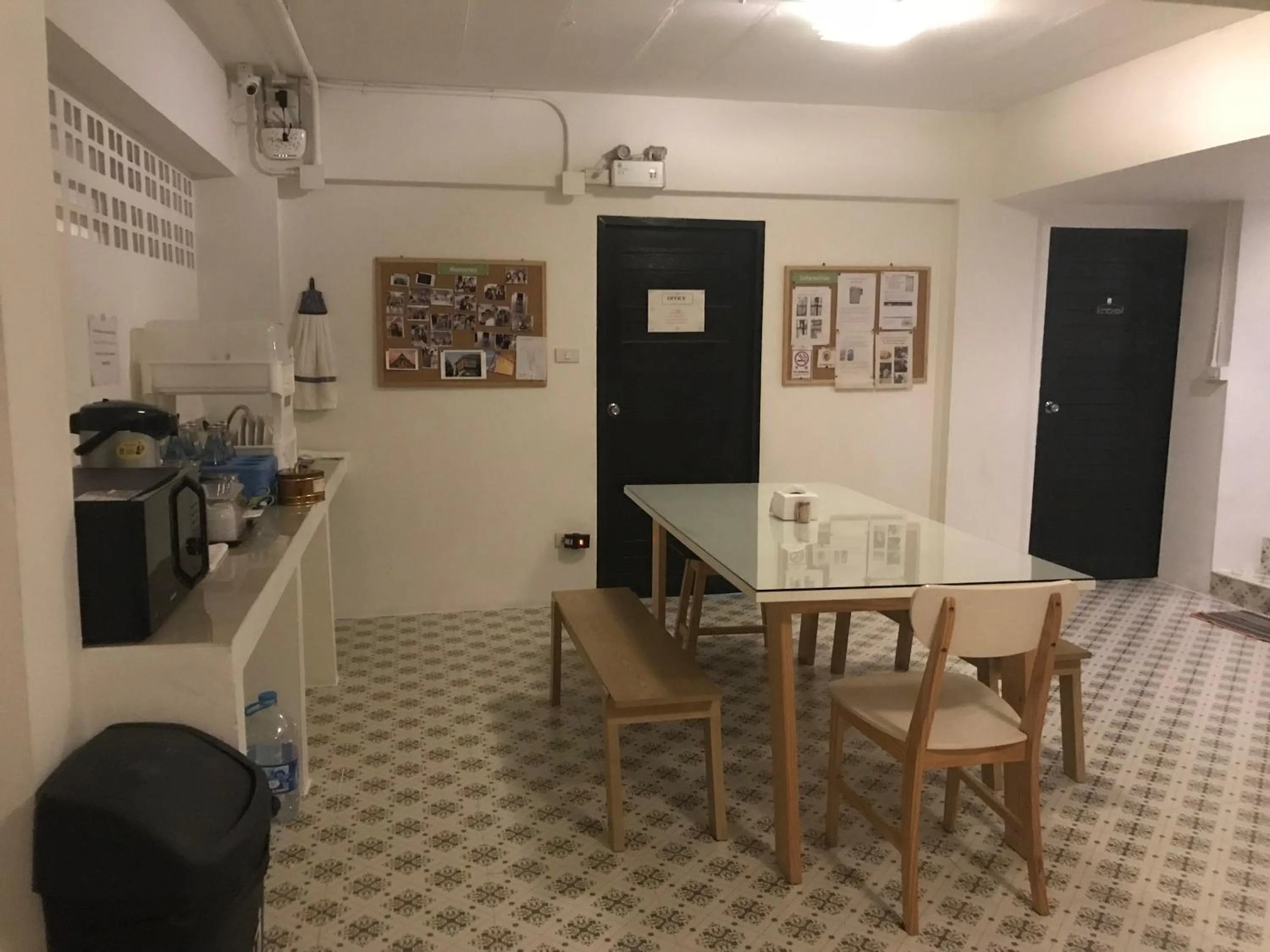 Restaurant/places to eat in Baan Ploy In