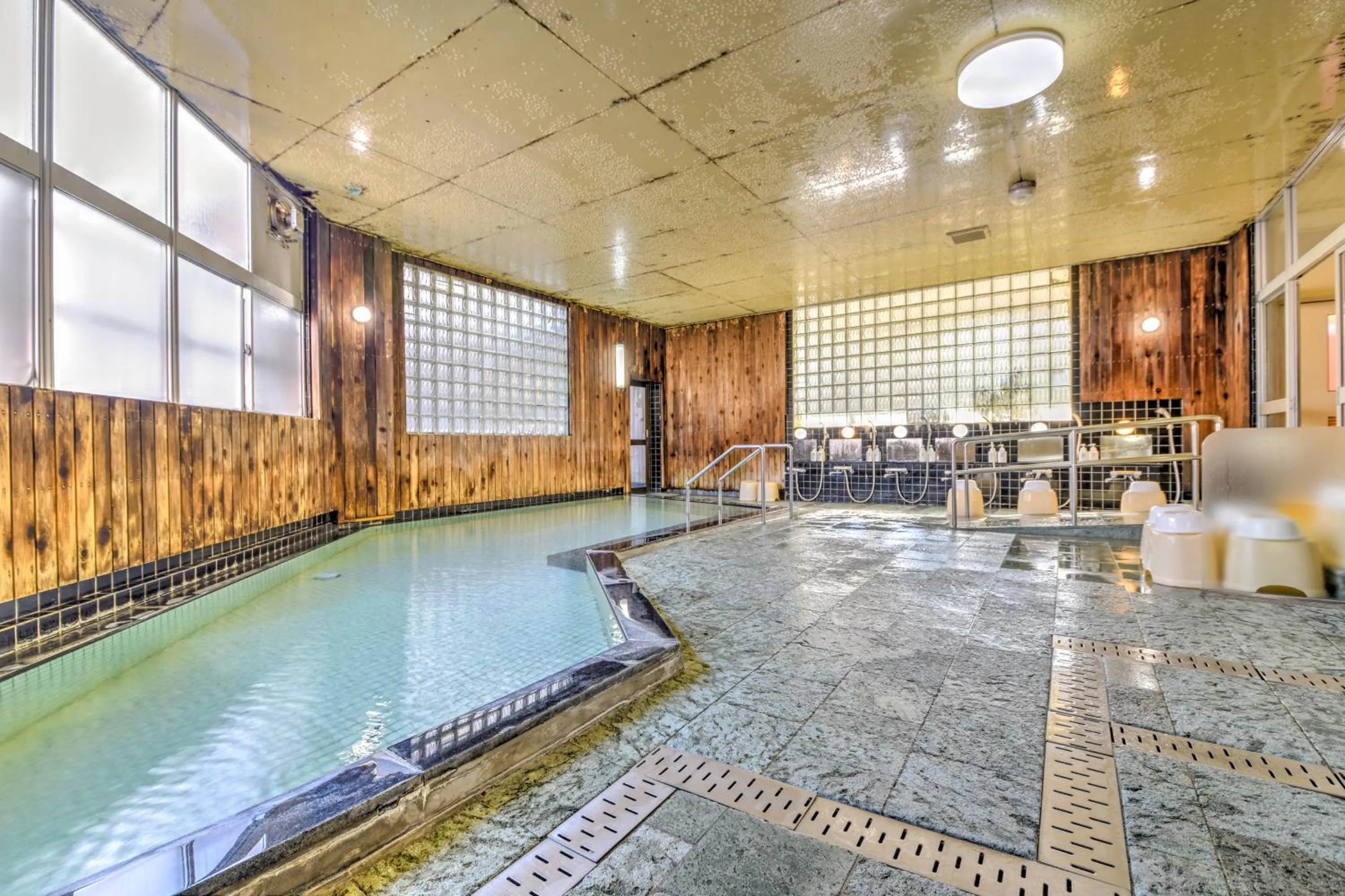 Public Bath in Yanagi No Yu
