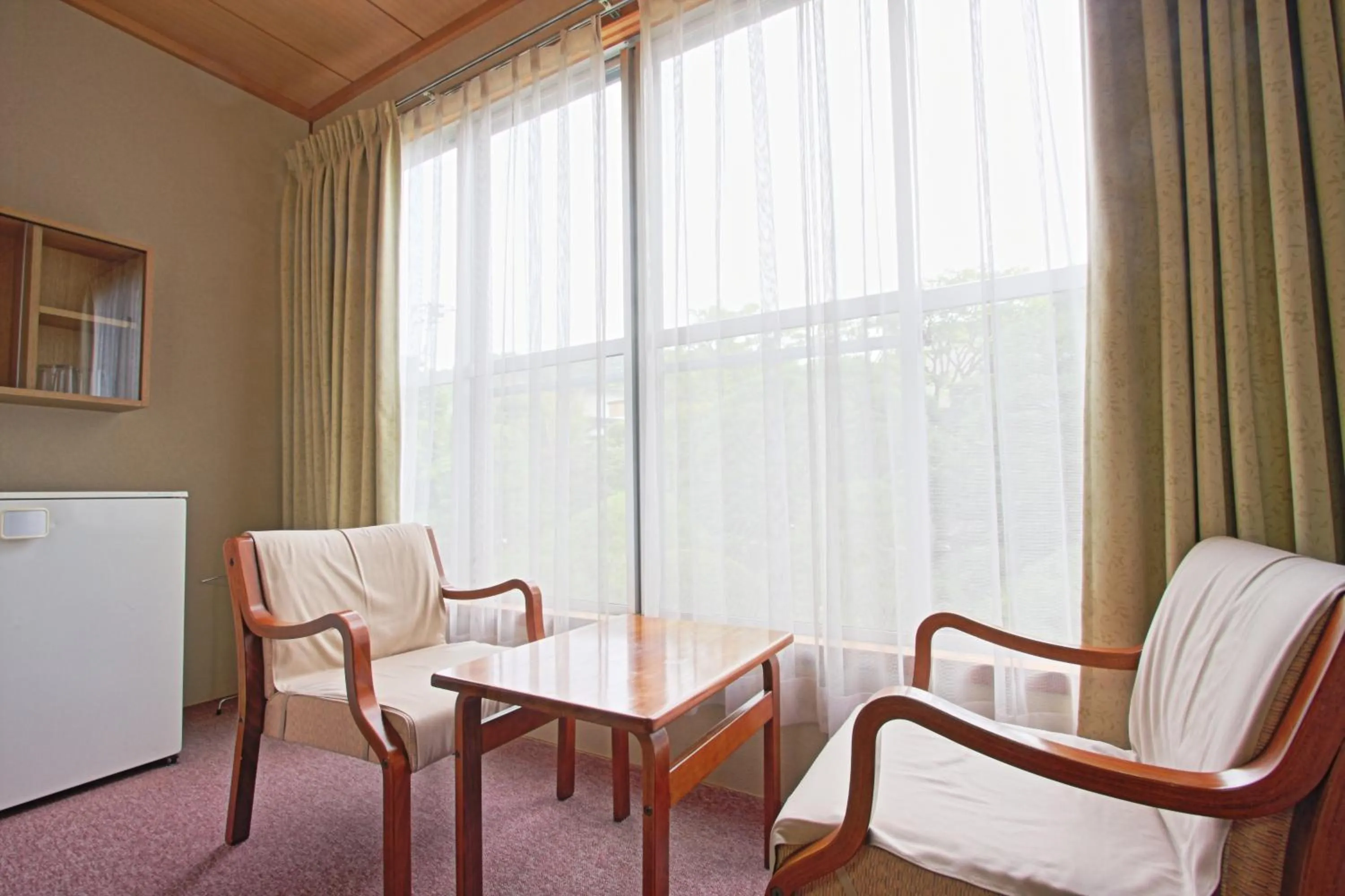 Seating area in Yanagi No Yu