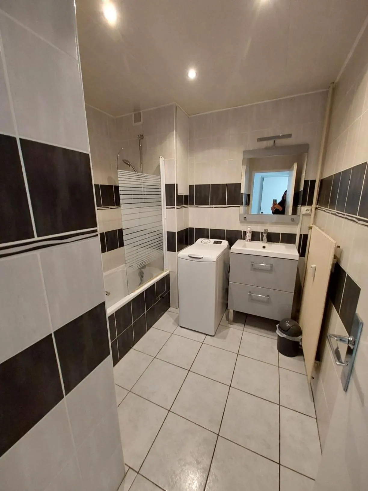 Bathroom in L'appart d'Eugénie société selogerametz com
