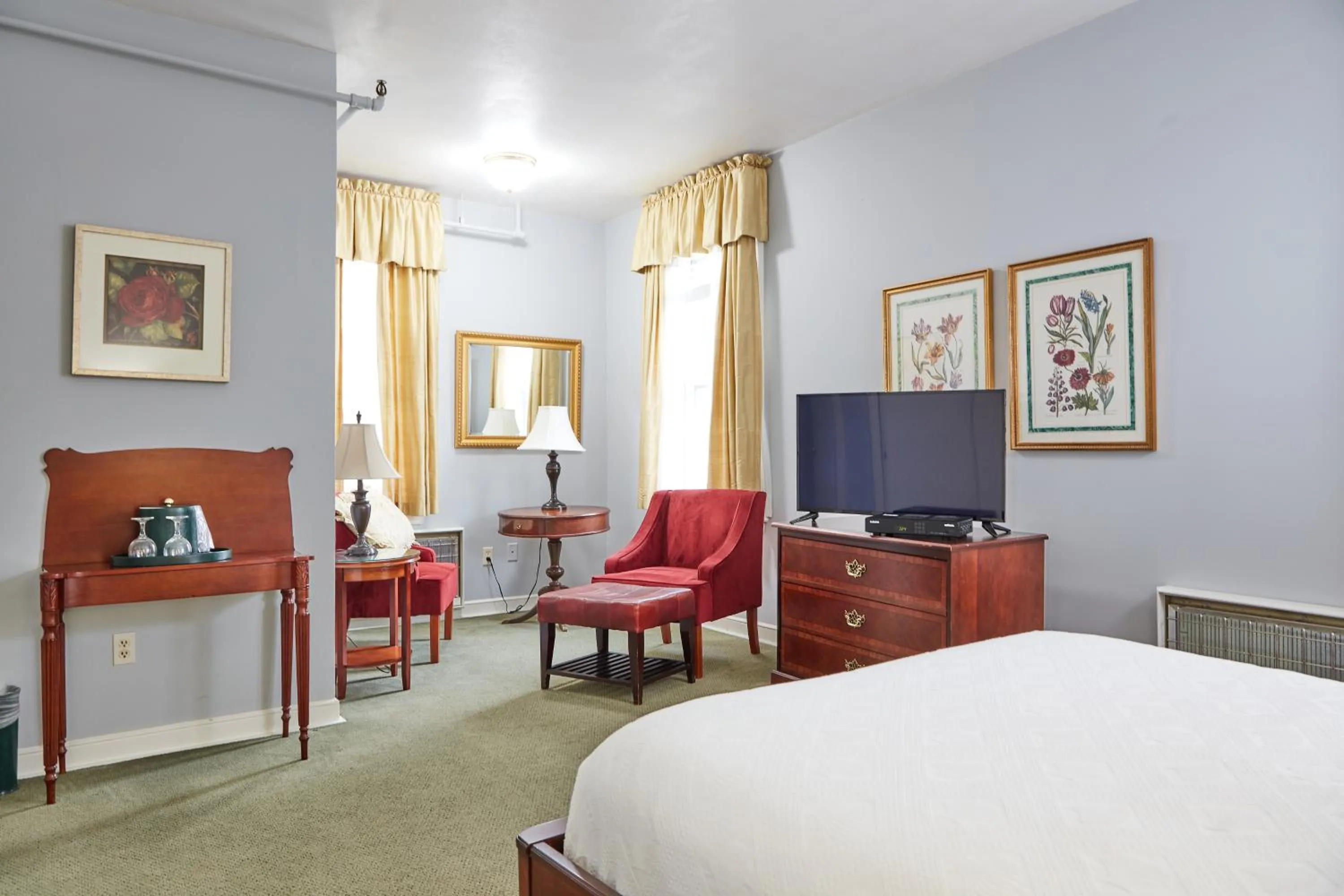 TV and multimedia in The Inn at Longshore