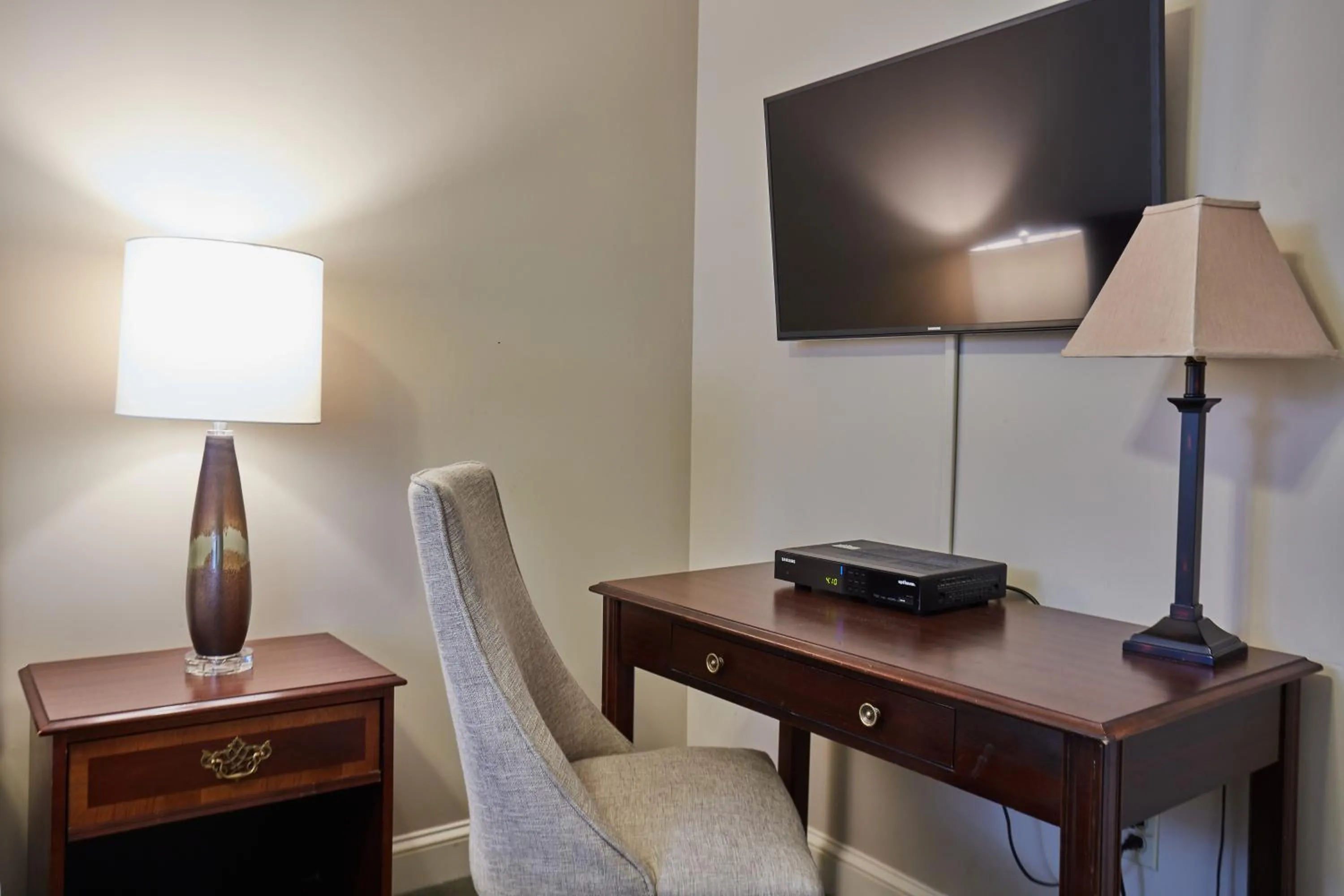 TV and multimedia in The Inn at Longshore