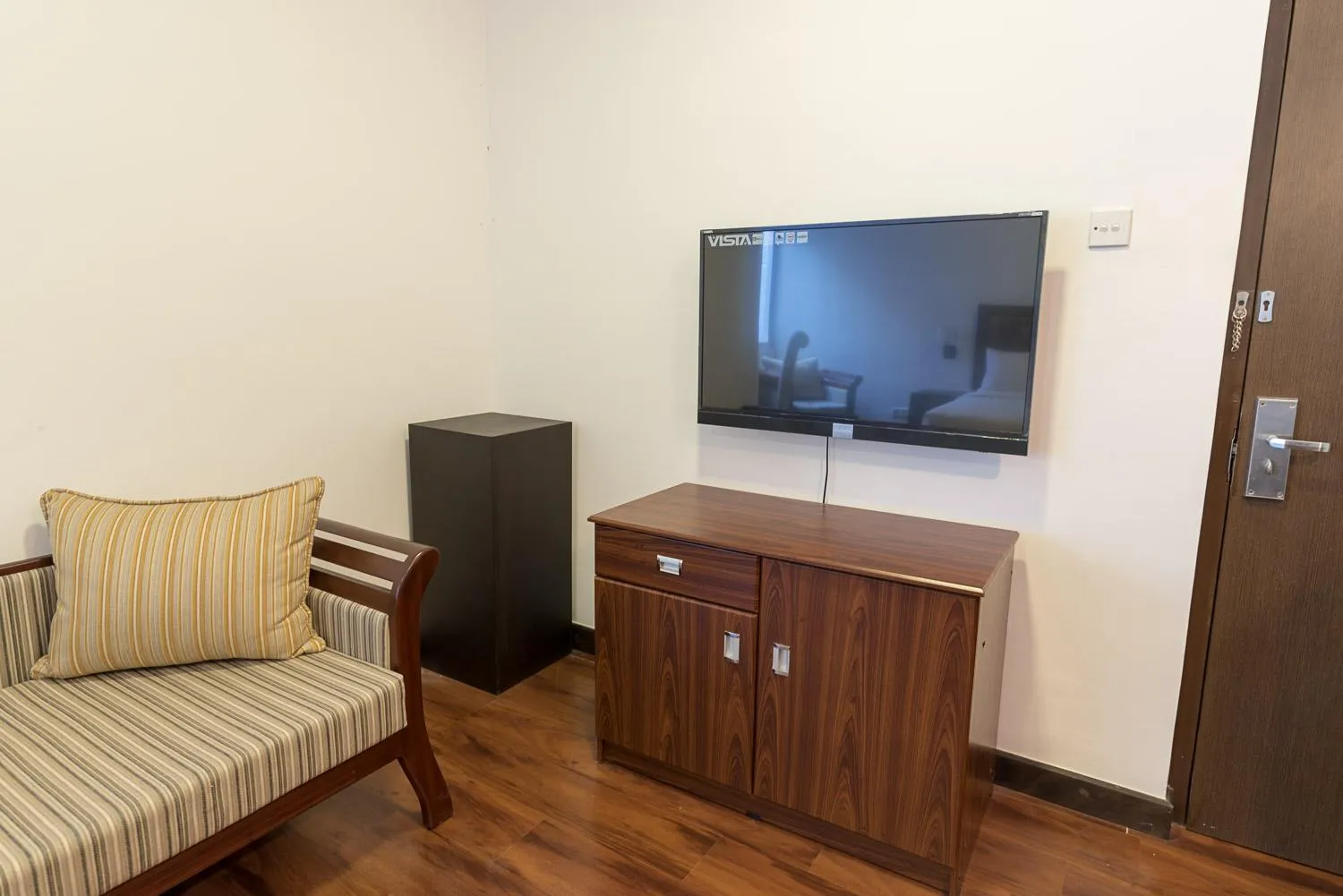Bed in Pearl Royal Hotel, Colombo