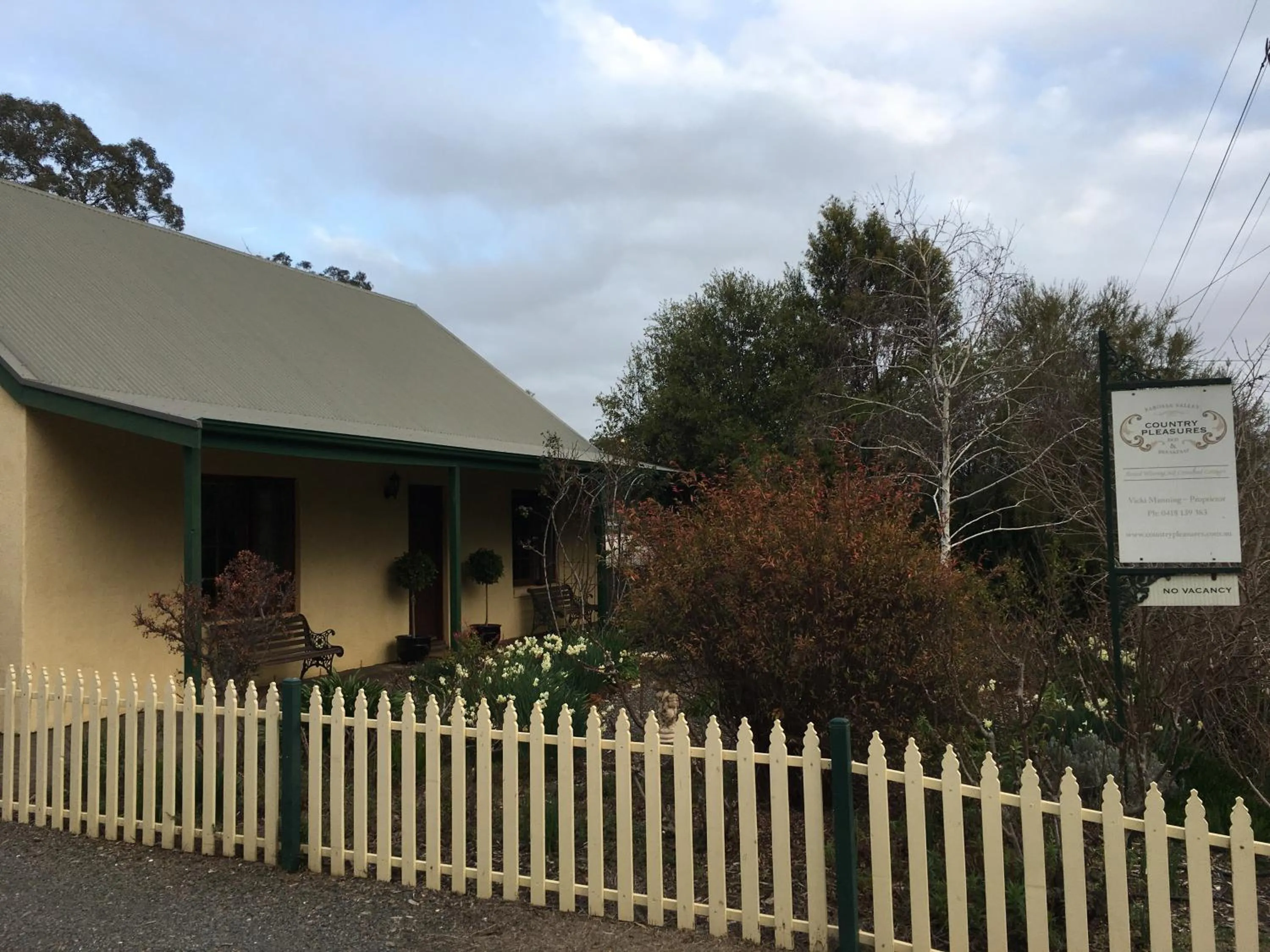 Property building in Country Pleasures Bed and Breakfast