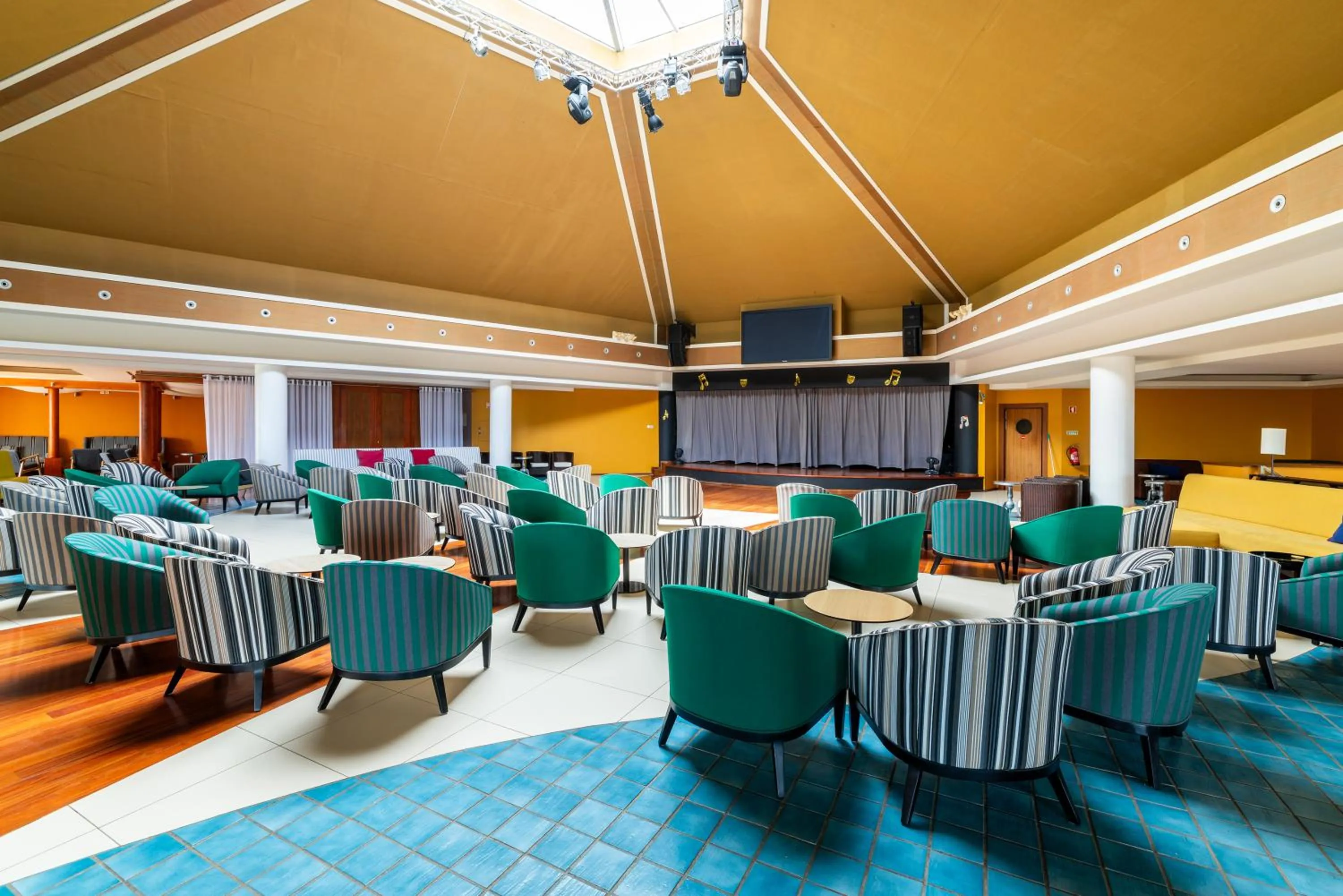 Lounge or bar in Pestana Porto Santo Premium All Inclusive Beach & SPA Resort