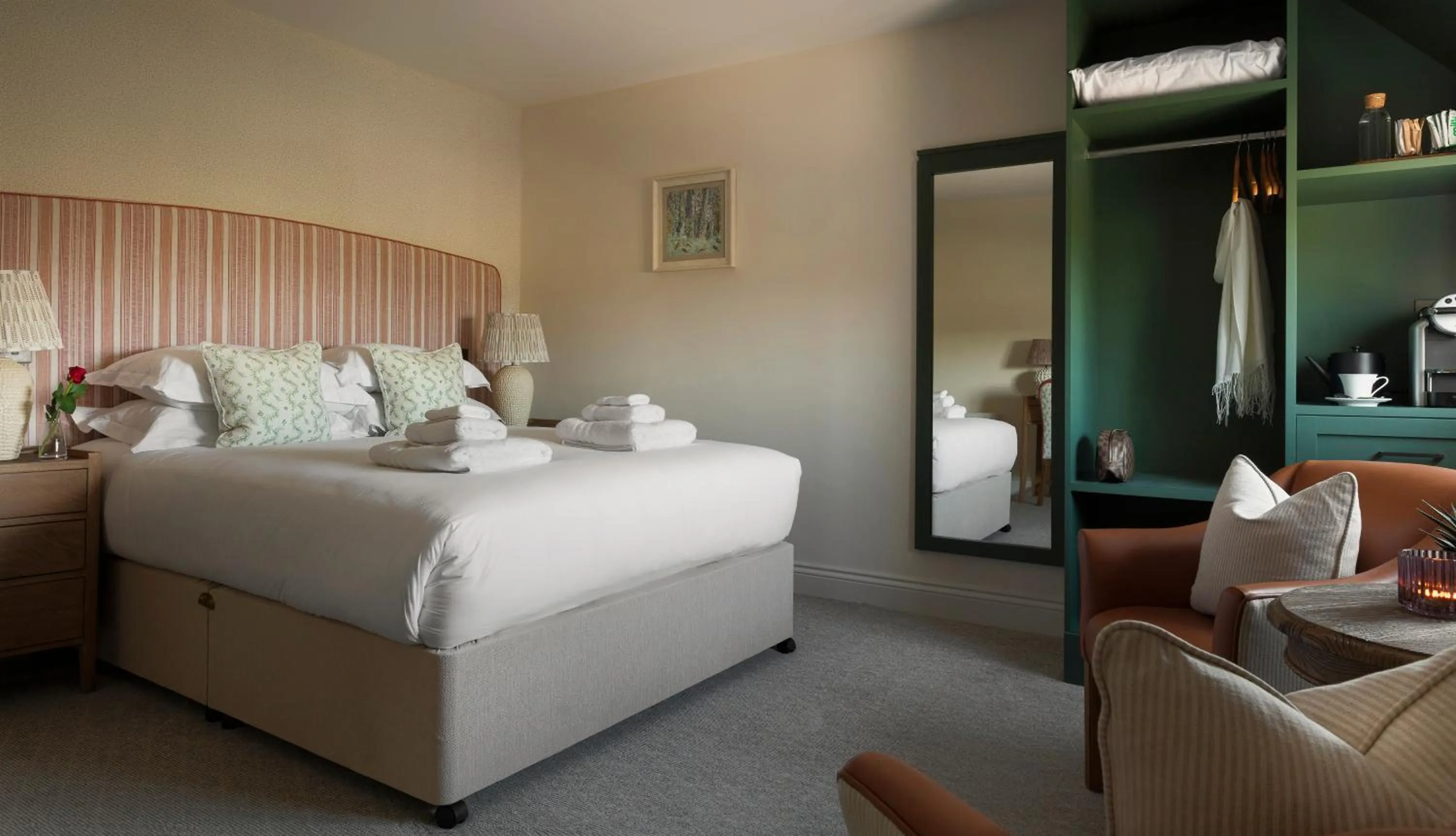 Photo of the whole room, Bed in Teach de Broc