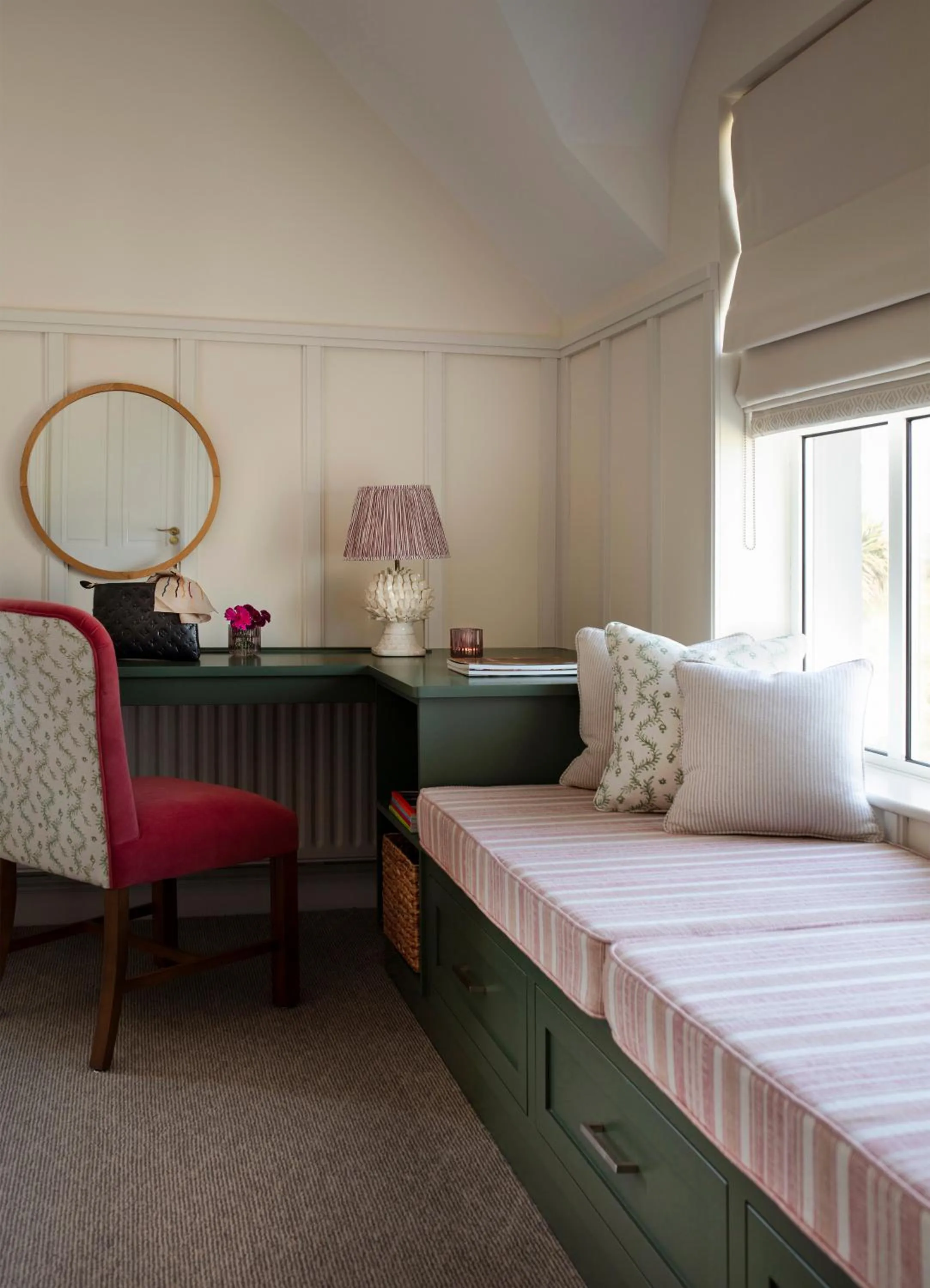 Seating area, Bed in Teach de Broc