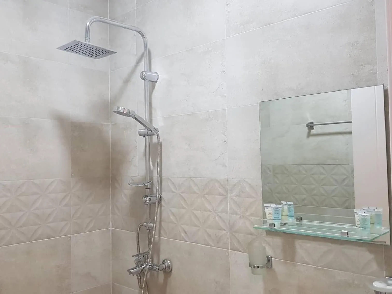 Shower in Hotel Classic