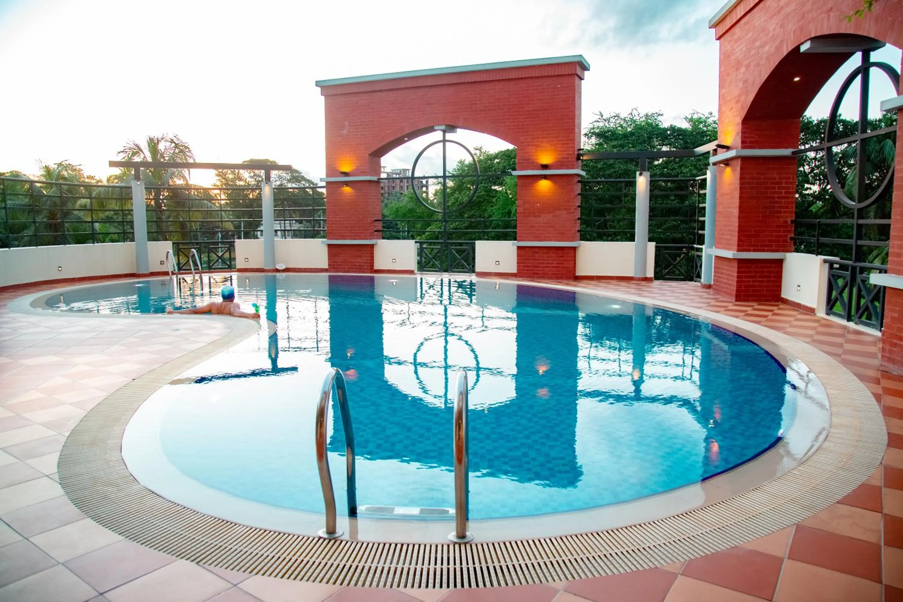 Swimming pool in Hotel Grand Park Barishal
