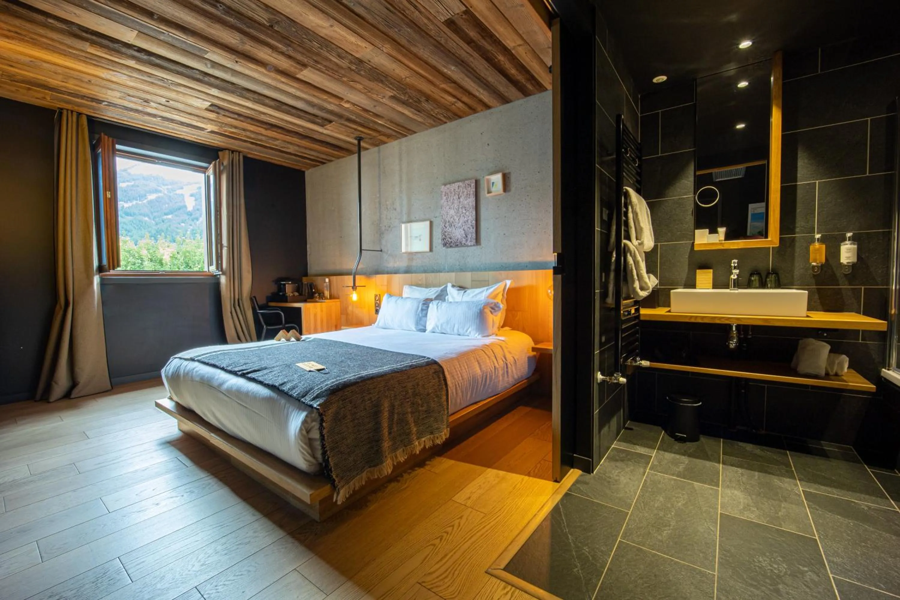 Bed in Hôtel Restaurant Le Monêtier