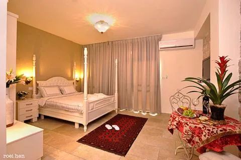 Suite in Old City Inn