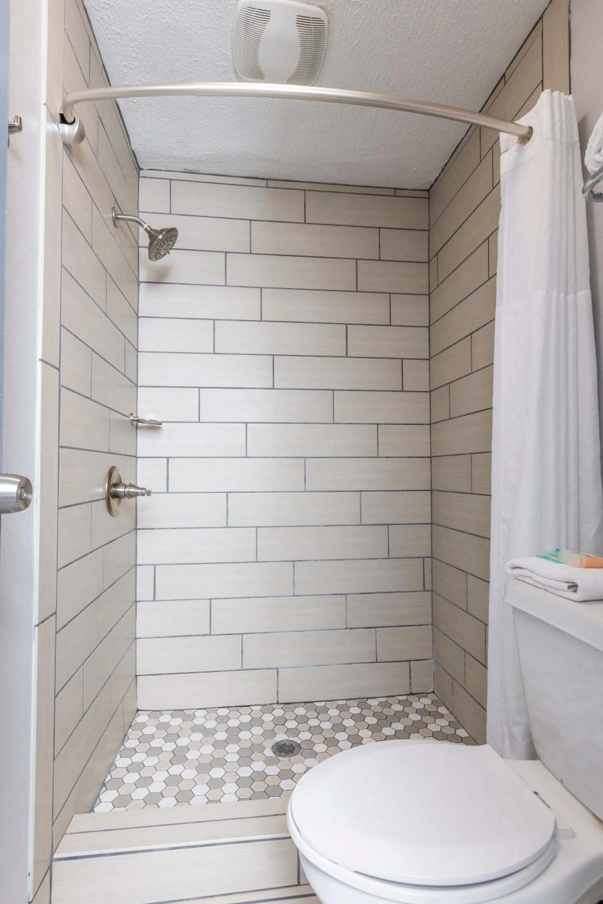 Shower in Butler Inn