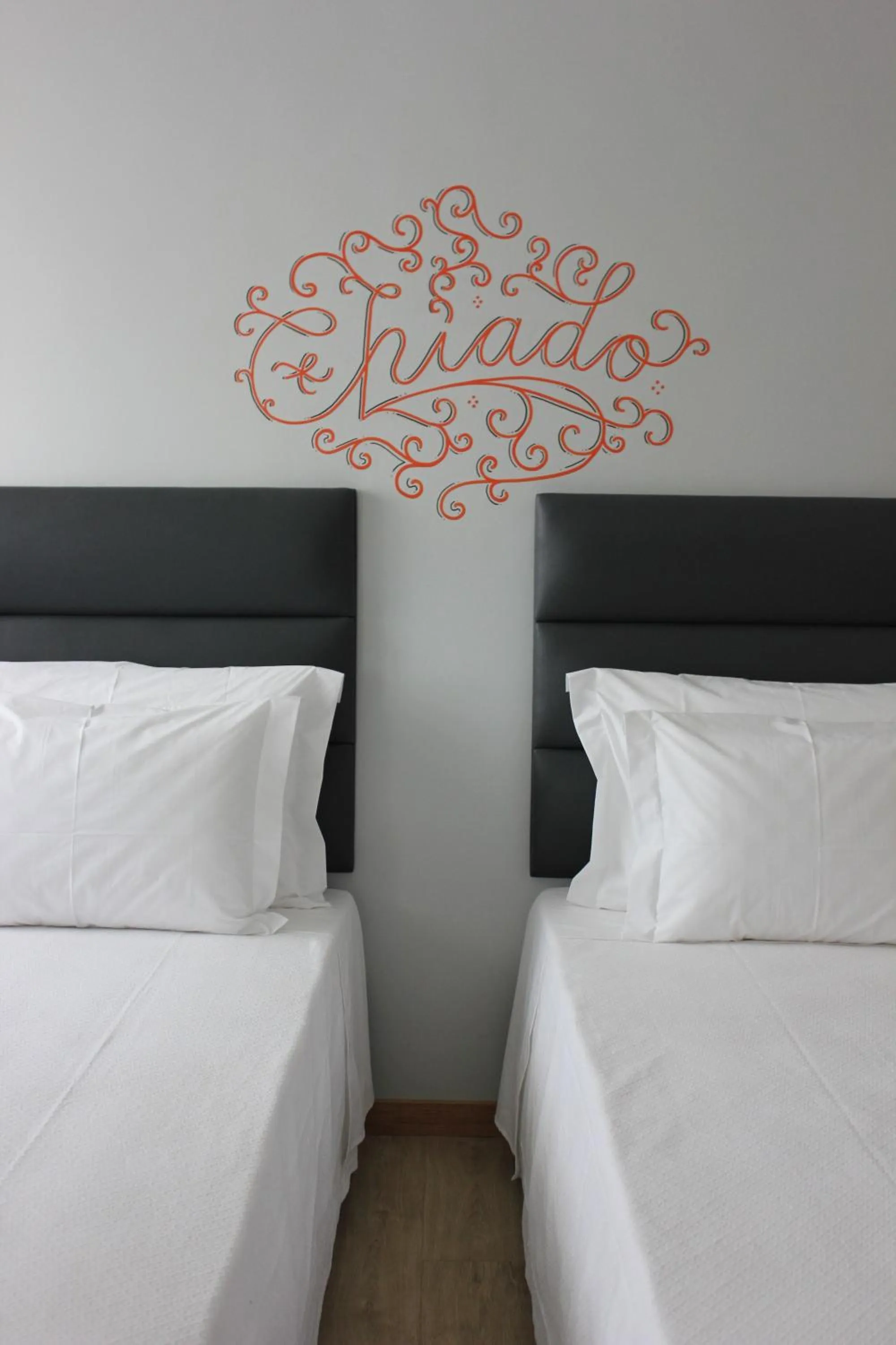 Decorative detail, Bed in O Elétrico Guesthouse